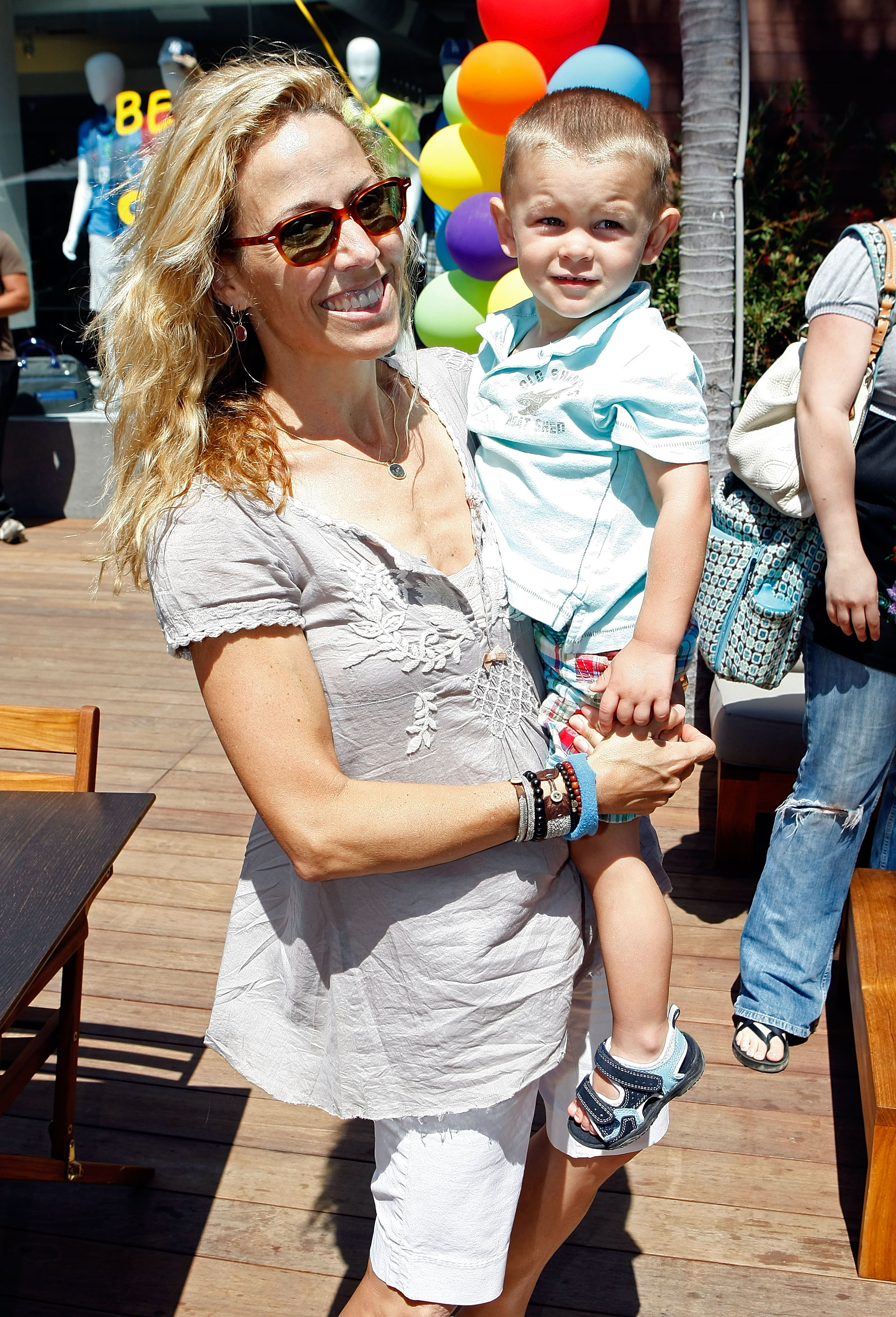 Sheryl Crow and son, Wyatt Steven Crow, at the EB Medical Research Foundation picnic on June 28, 2009, in Malibu, California. | Source: Getty Images