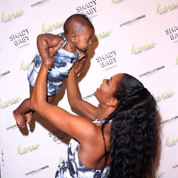 Kaavia James Union Wade and Gabrielle Union visit New York & Company Store in Burbank, CA to launch Kaavi James Collection | Photo: Getty Images