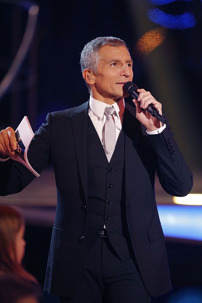 Nagui en pleine présentation / Source : Getty Images