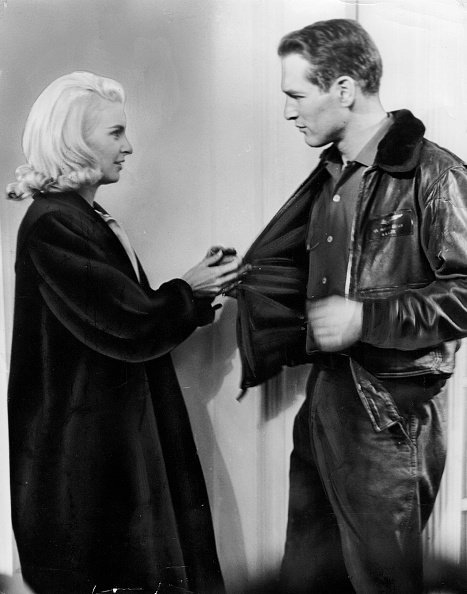 Paul Newman and Joanne Woodward work on a scene for their movie "From the Terrace" on December 1, 1959 in East Norwich, N.Y.. | Photo: Getty Images
