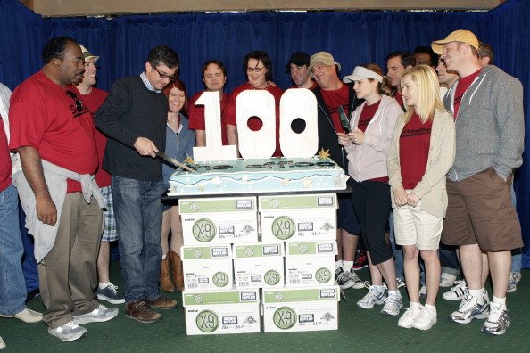 The casts of "The Office" during "100th Episode Party" in 2009. | Photo: Getty Images