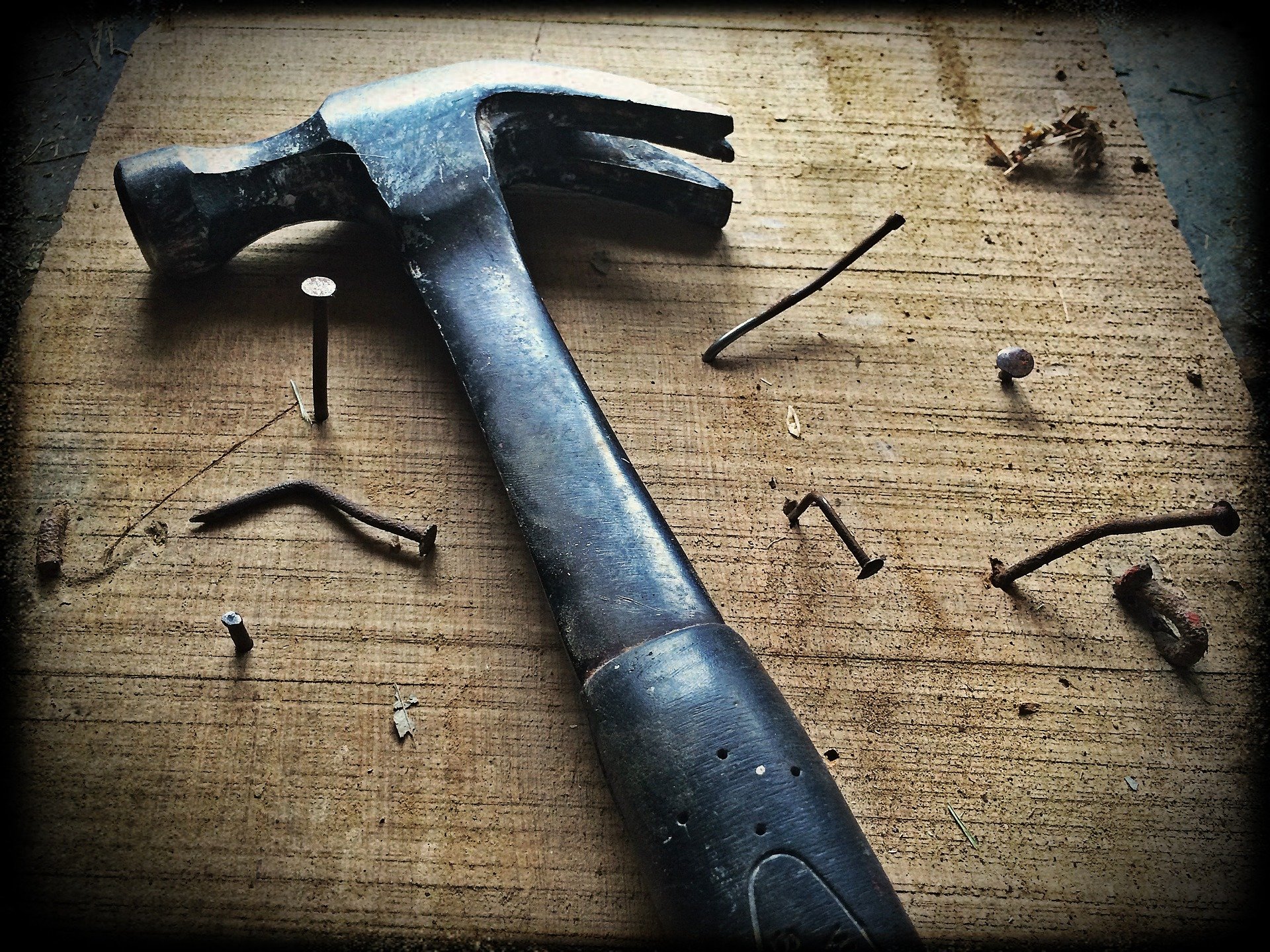 It all had to do with the hammer! | Photo: Pixabay/Andy Gries