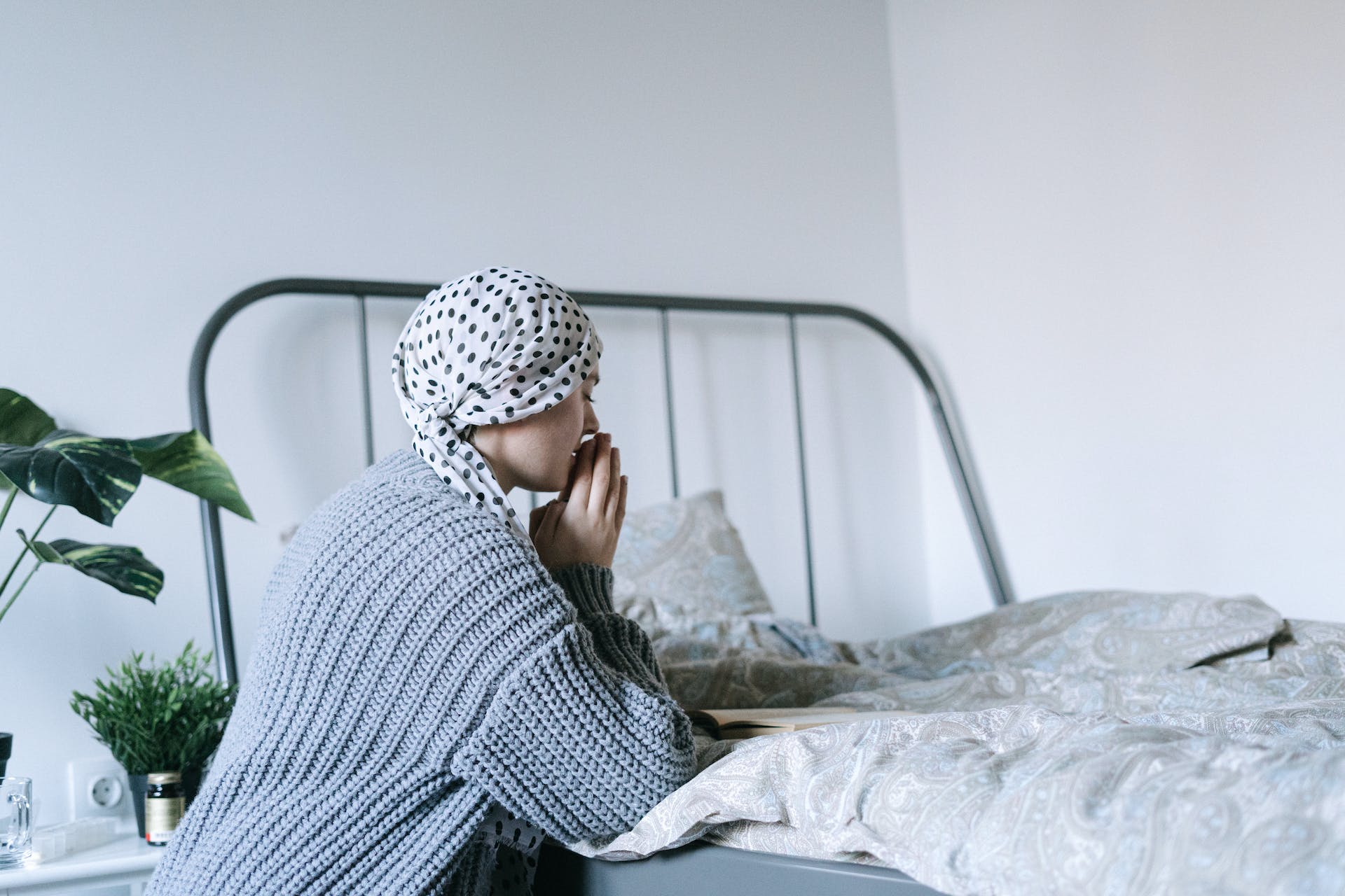Cancer patient at home. | Source: Pexels