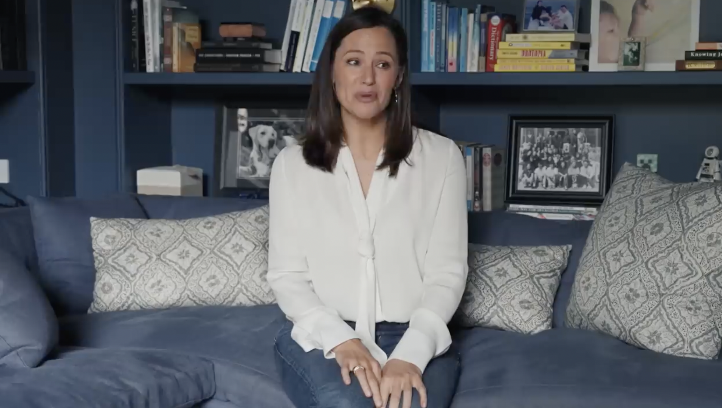 A glimpse inside Jennifer Garner's library from a post dated September 3, 2024. | Source: YouTube/Architectural Digest