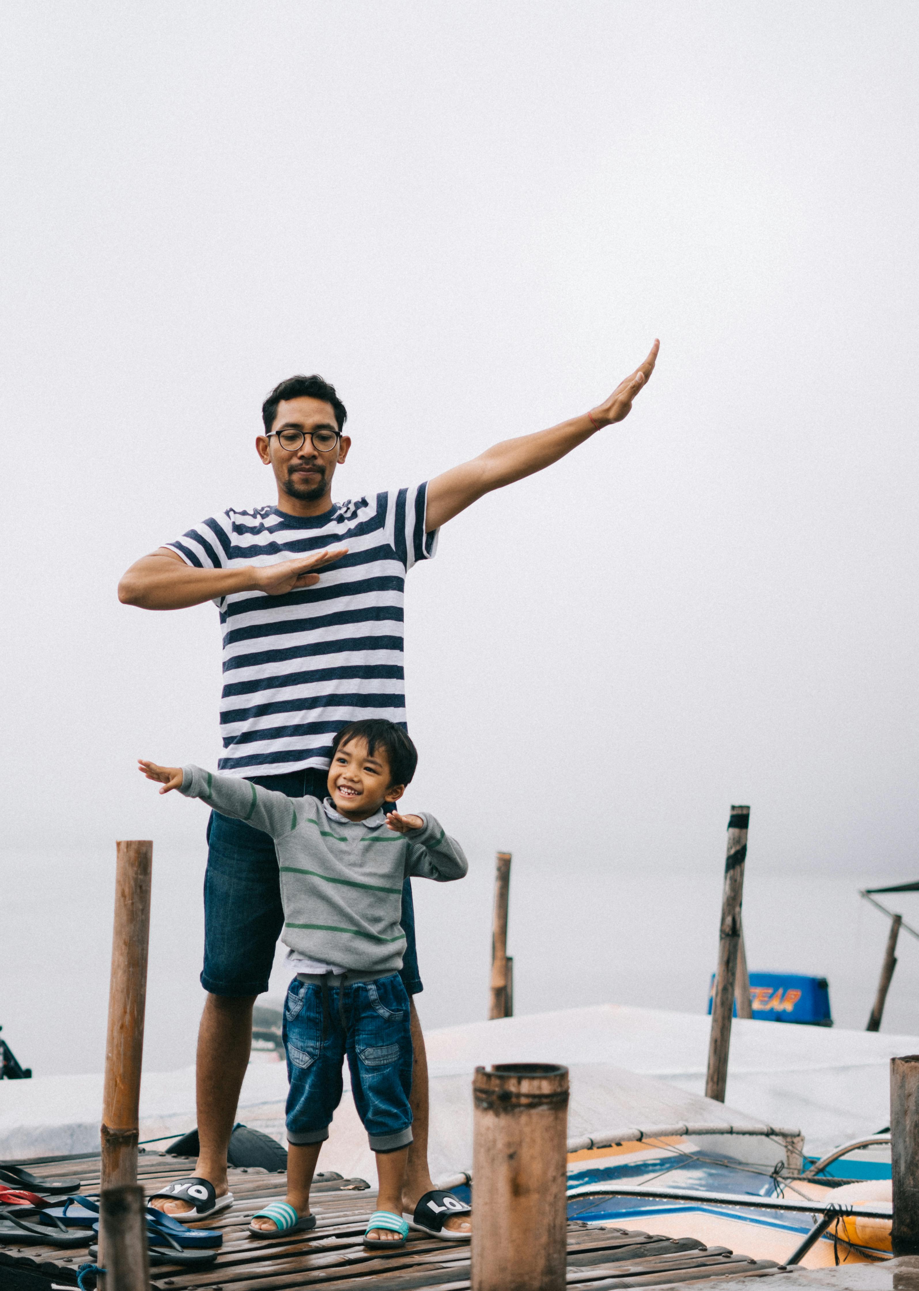 A man with his son | Source: Pexels