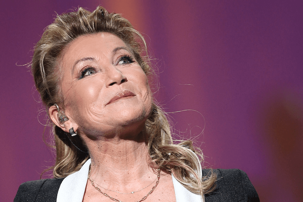 Sheila aka Anny Chancel se produit aux Victoires de la Musique 2013 au Zénith de Paris le 8 février 2013 à Paris, France. | Photo : Getty Images