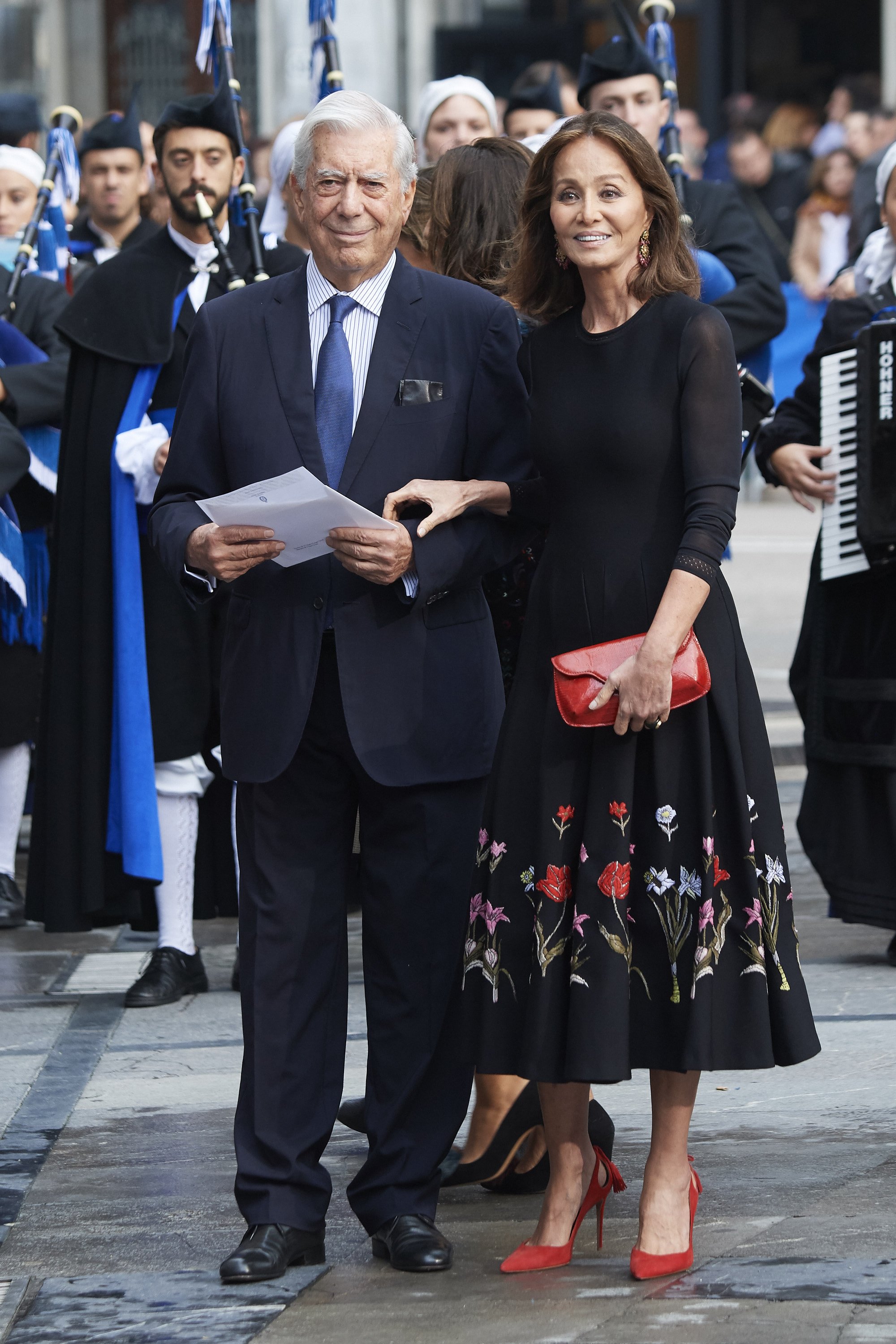 Mario Vargas Llosa e Isabel Preysler en los Premios Princesa de Asturias 2018, en Oviedo, España. | Foto: Getty Images