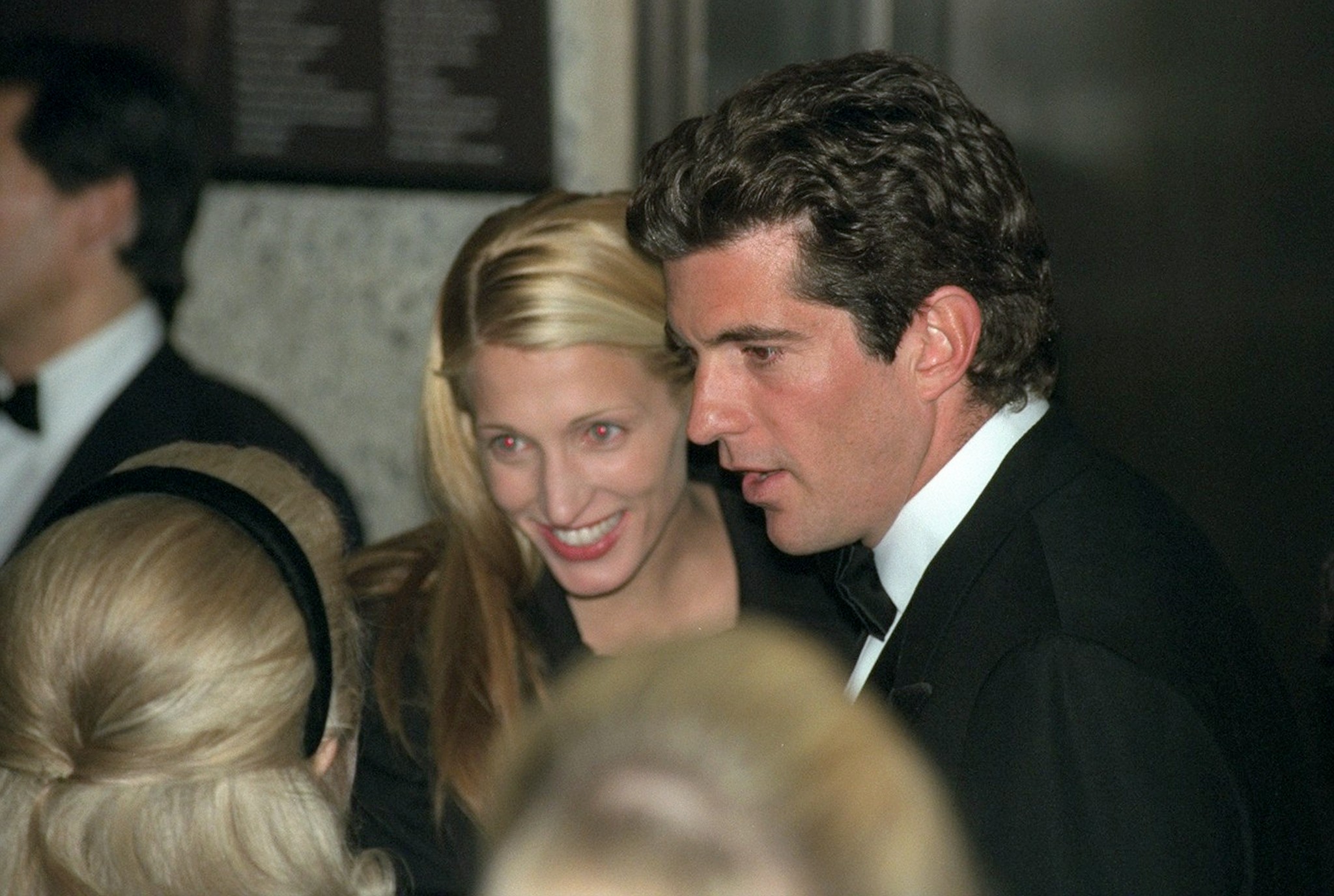 John F. Kennedy Jr. and Carolyn Bessette at a reception at the Whitney Museum in 1996. | Source: Getty Images