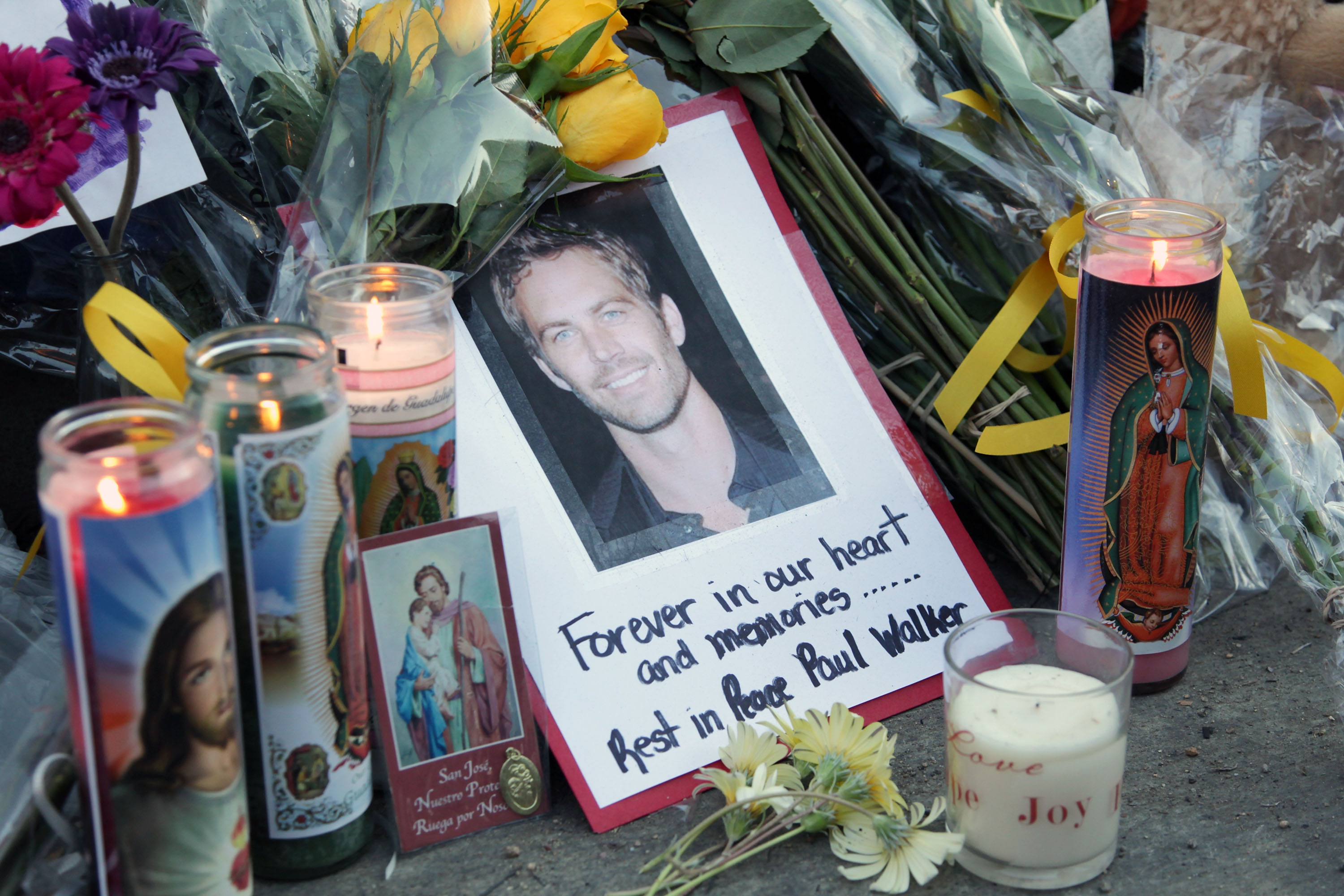 A general view of Paul Walker's memorial site on December 1, 2013, in Valencia, California. | Source: Getty Images