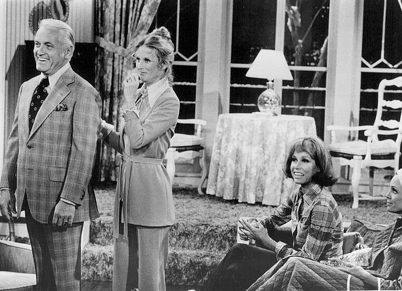 Ted Knight, Cloris Leachman, Mary Tyler Moore and Valerie Harper from "The Mary Tyler Moore Show." | Source: Wikimedia Commons
