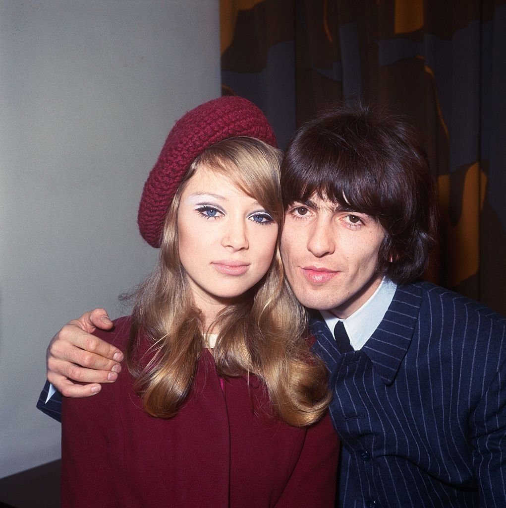 Pattie Boyd and George Harrison after their marriage in Epsom, on January 21, 1966 | Photo: Bettmann/Getty Images