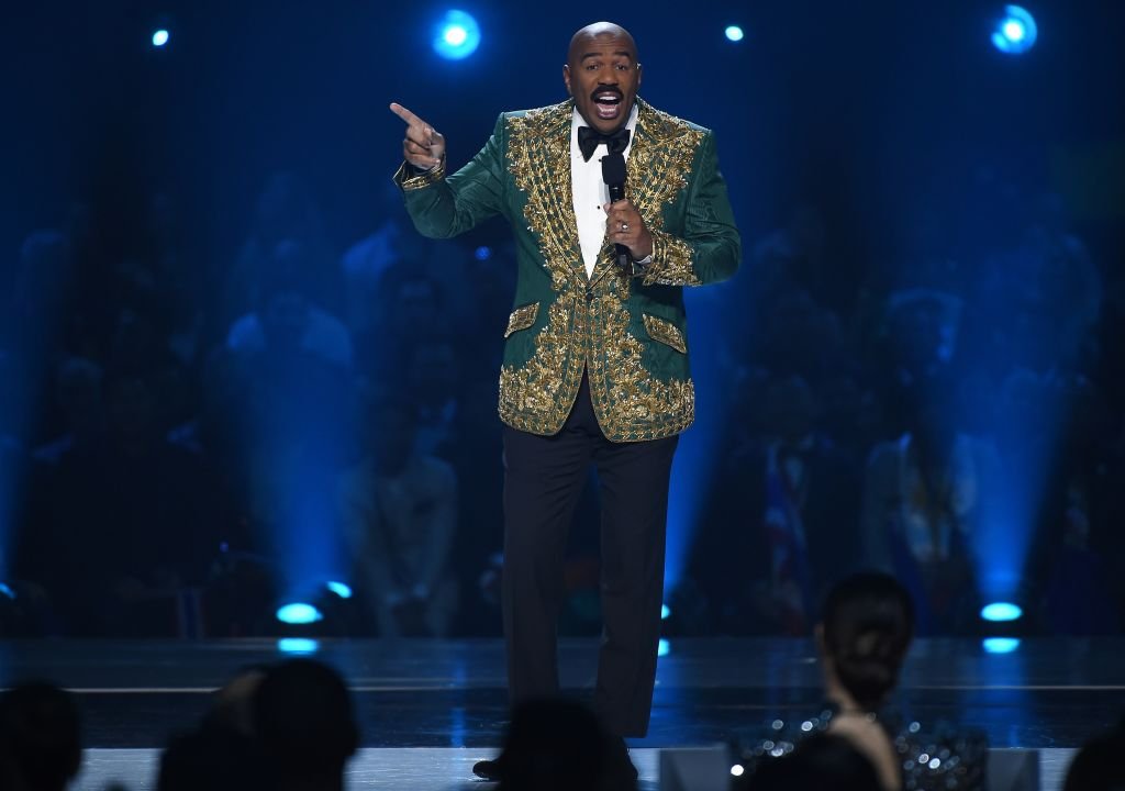 Host Steve Harvey at the 2019 Miss Universe competition | Photo: Getty Images