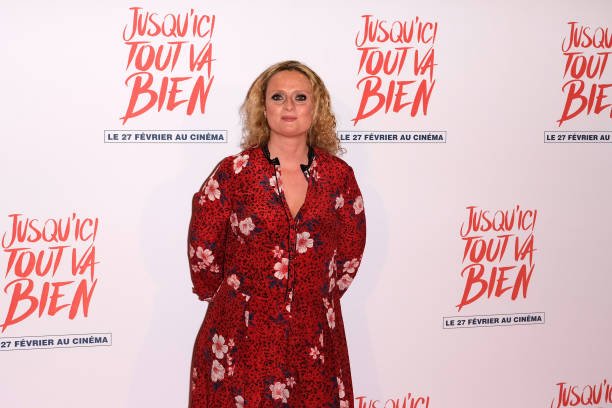 La célèbre actrice Aurore Auteuil assiste à la promotion du film "Jusqu'ici tout va bien" | Sources : Getty Images La célèbre actrice Aurore Auteuil assiste à la promotion du film "Jusqu'ici tout va bien" | Sources : Getty Images