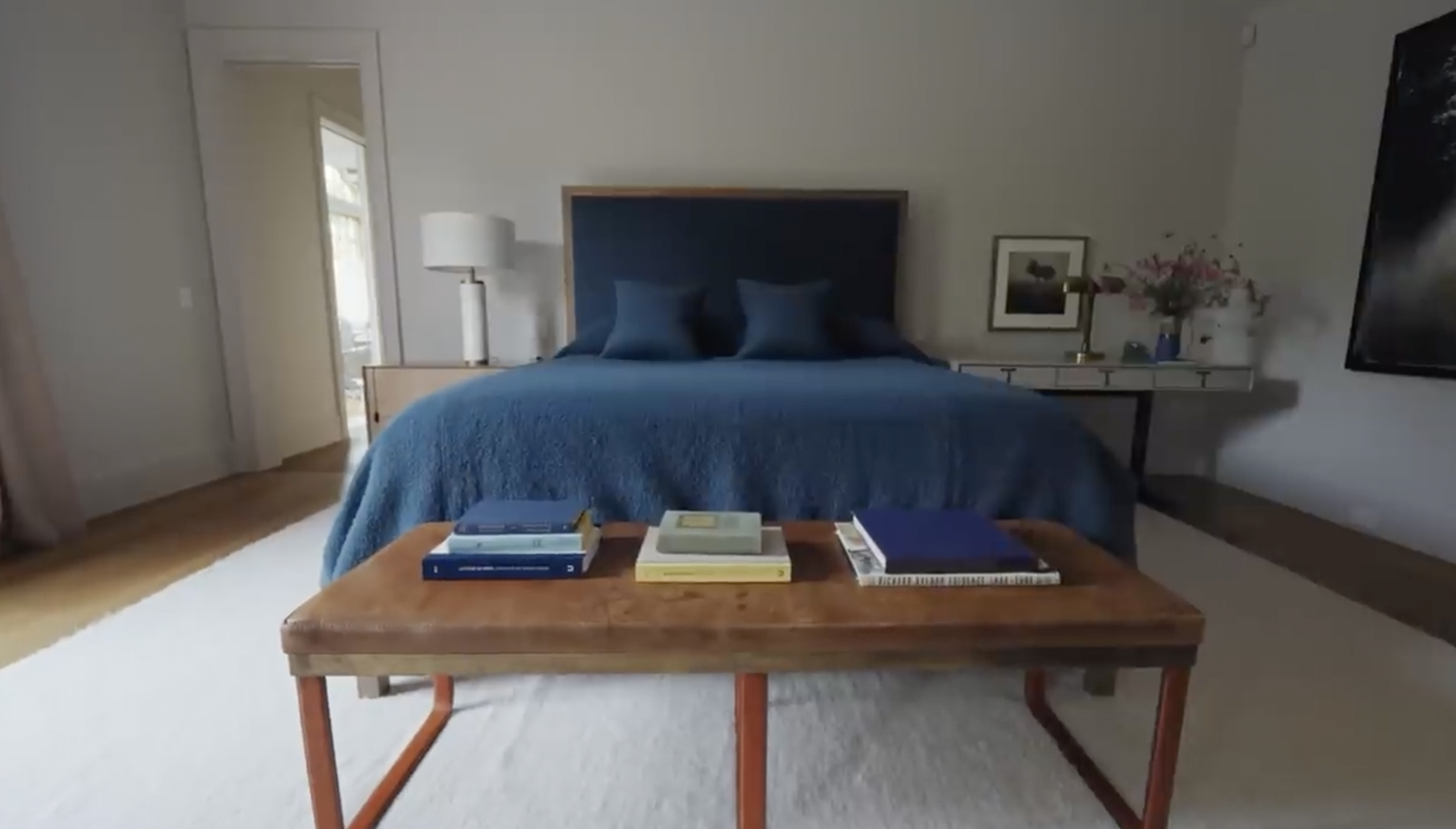Jennifer Garner's primary bedroom from a post dated September 3, 2024. | Source: YouTube/Architectural Digest