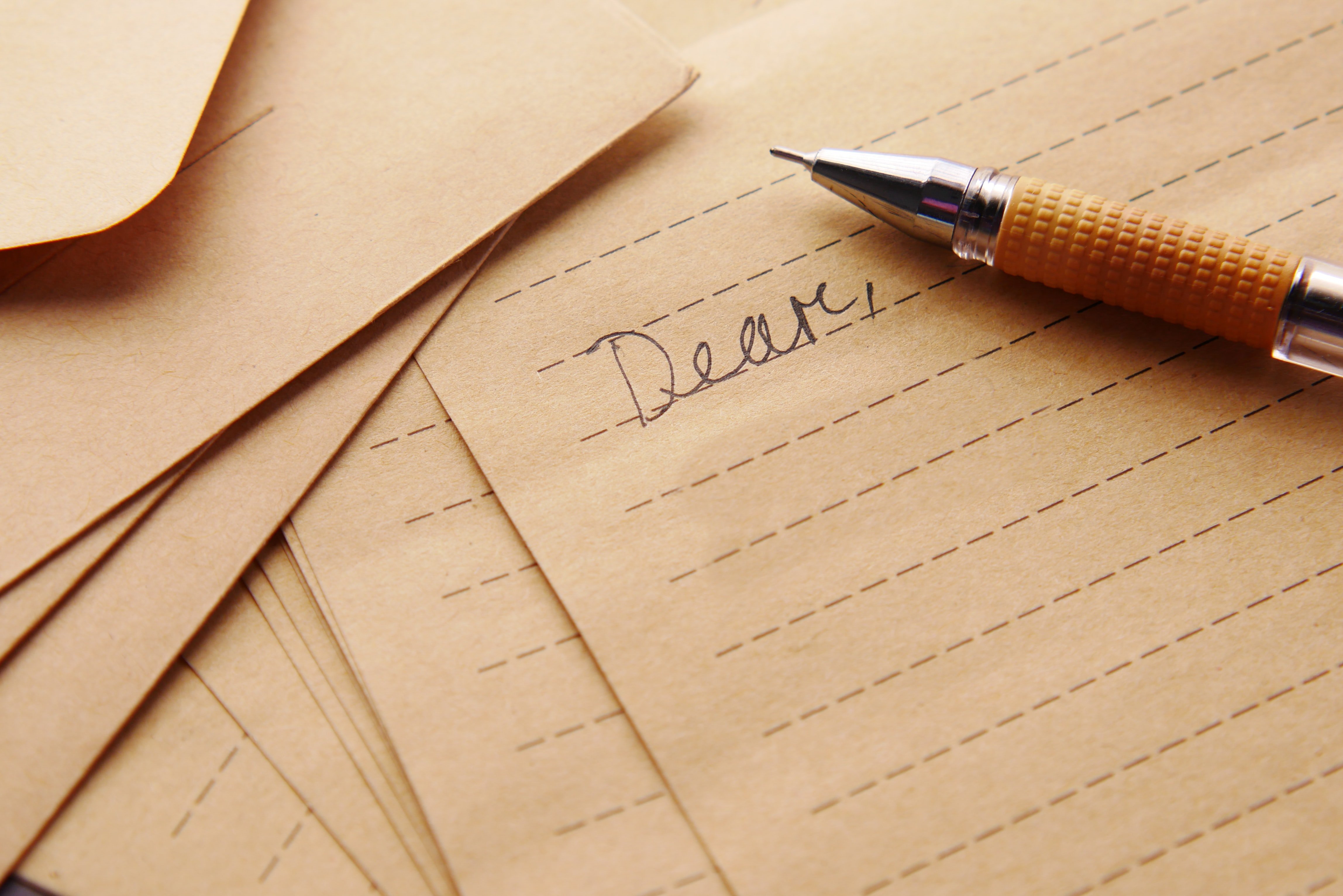 Brad left Marlene a letter promising he'd be back. | Source: Unsplash