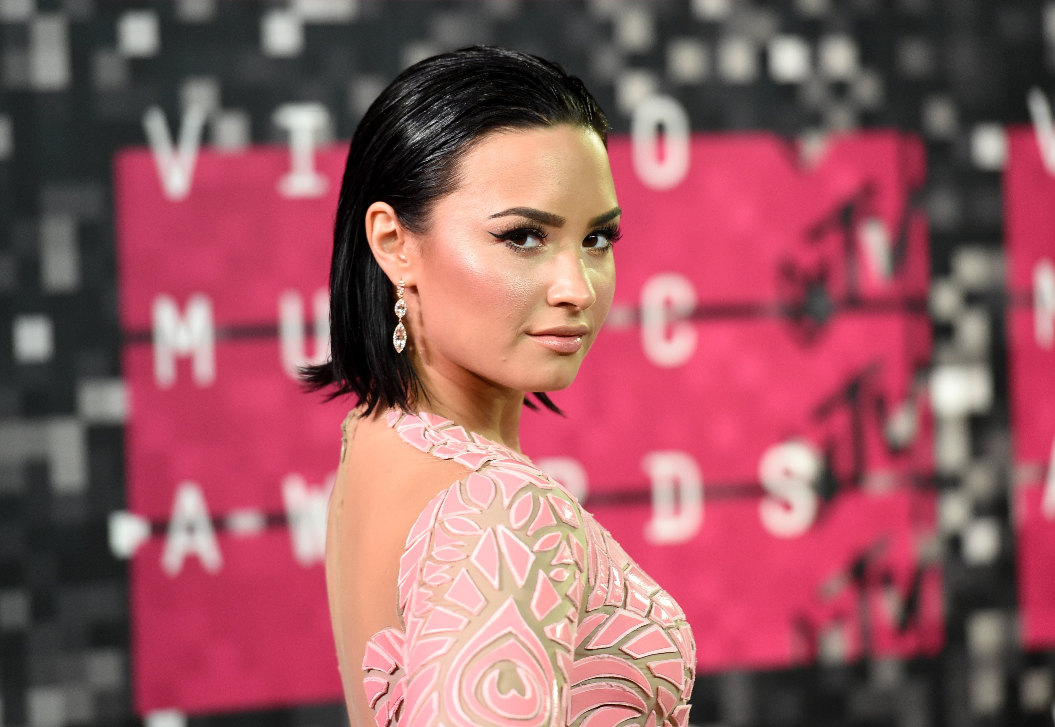 Demi Lovato attends the 2015 MTV Video Music Awards at Microsoft Theater on August 30, 2015 | Photo: Getty Images