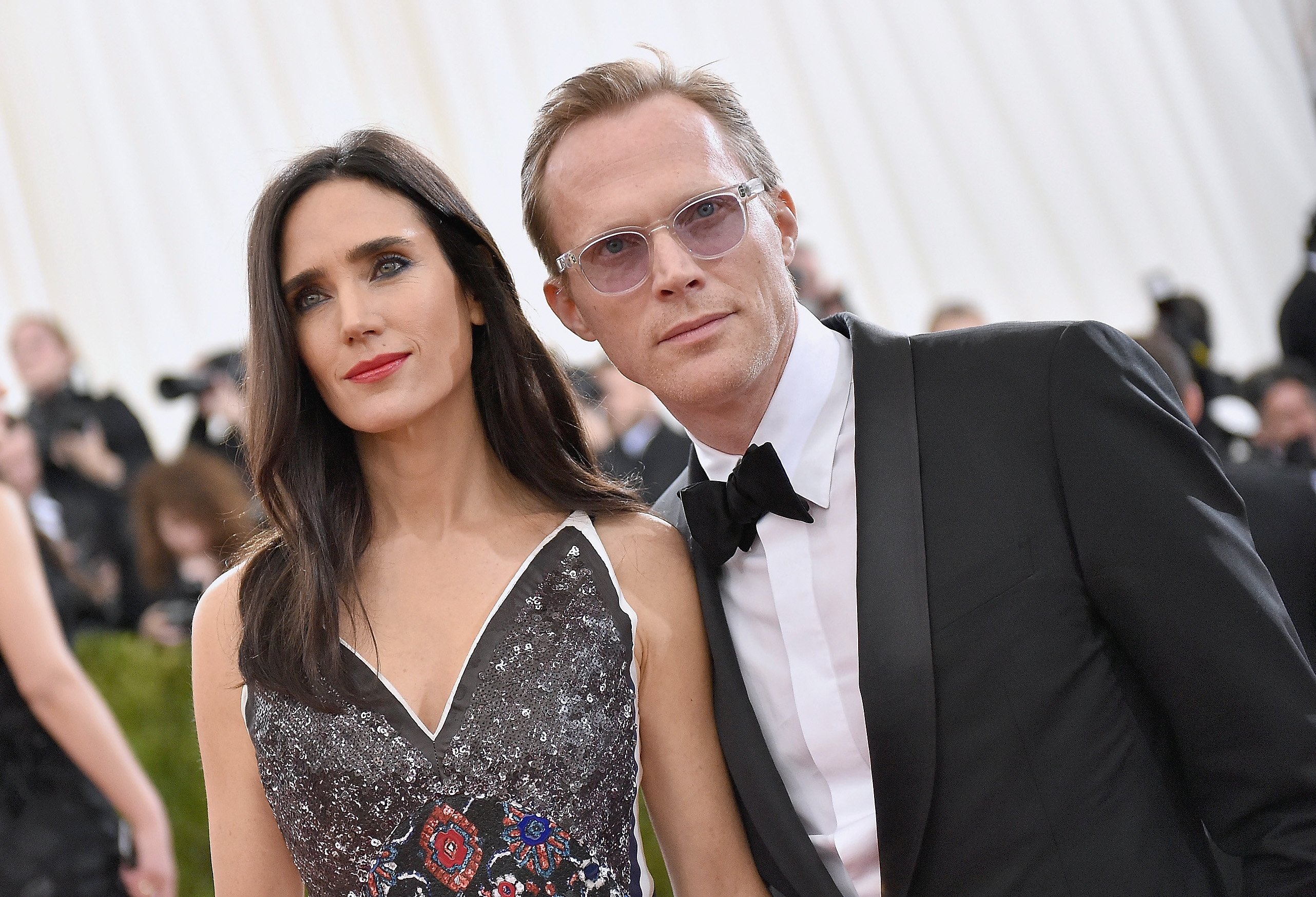 Jennifer Connelly and Paul Bettany attend the "Manus x Machina: Fashion In An Age Of Technology" Costume Institute Gala on May 2, 2016, in New York City. | Source: Getty Images.