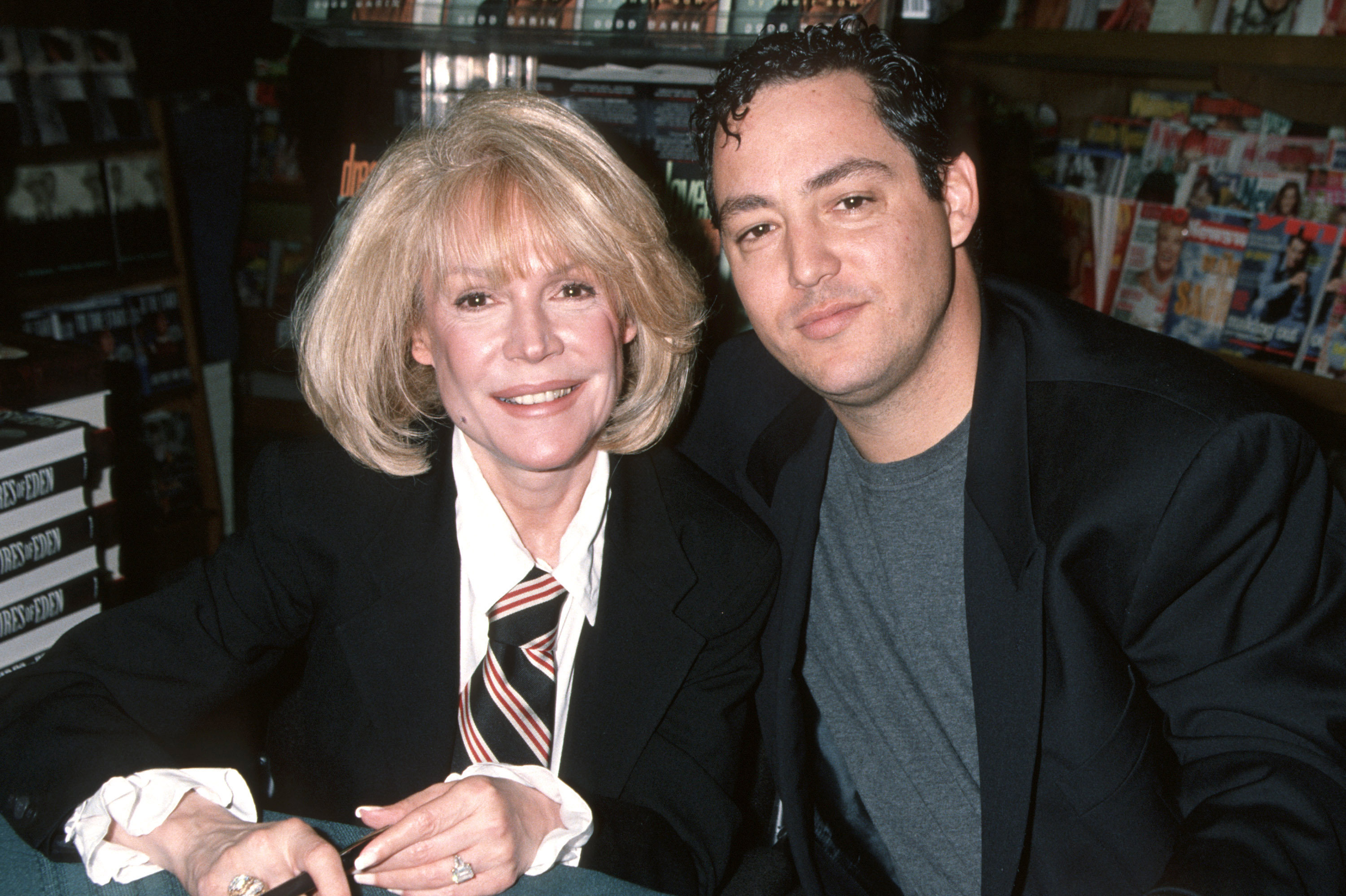 Sandra Dee and Dodd Mitchell Darin at Dodd's book signing in West Hollywood in 1994 | Source: Getty Images