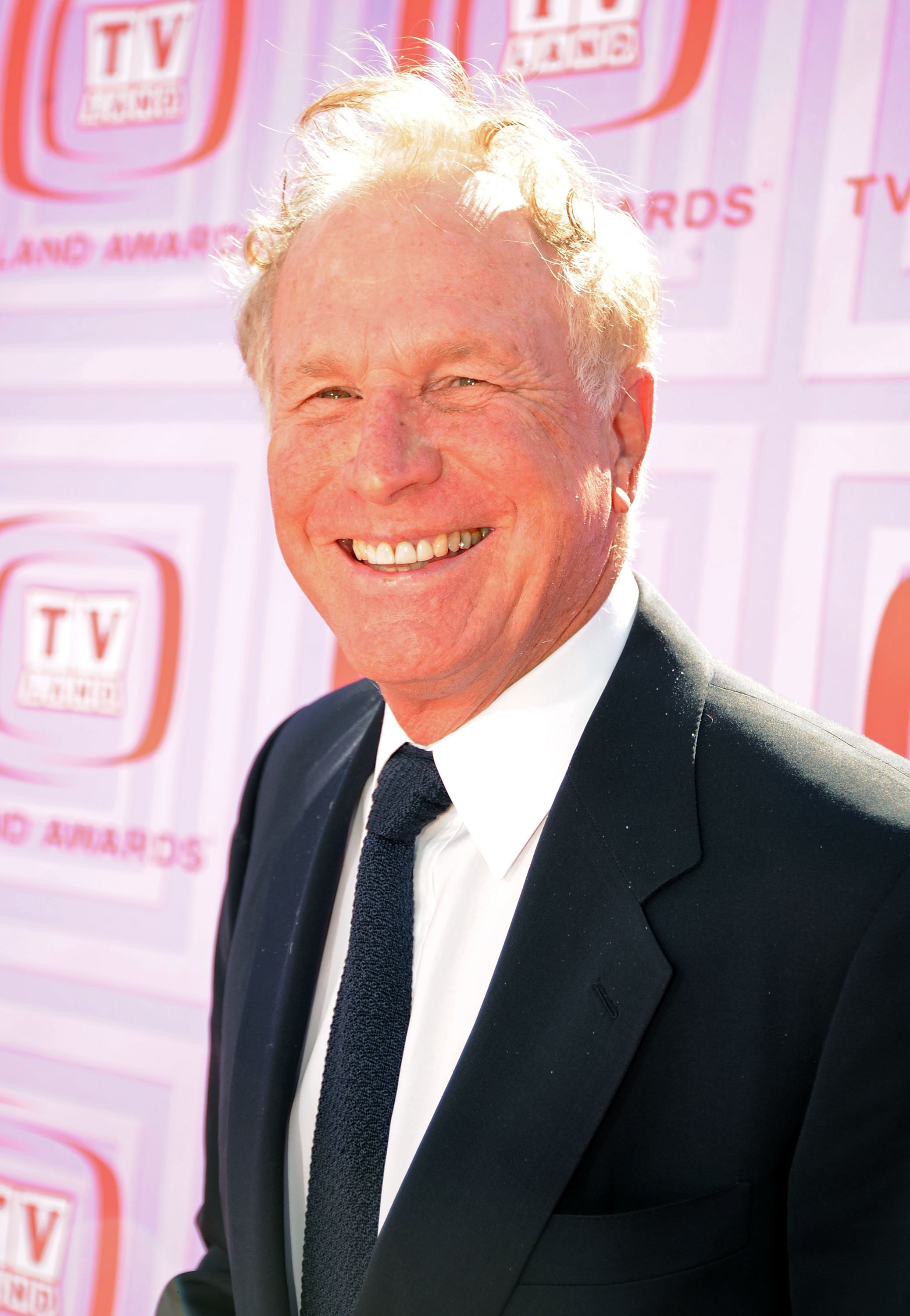 Wayne Rogers at the 7th Annual TV Land Awards held at Gibson Amphi theatre on April 19, 2009 . | Source: Getty Images