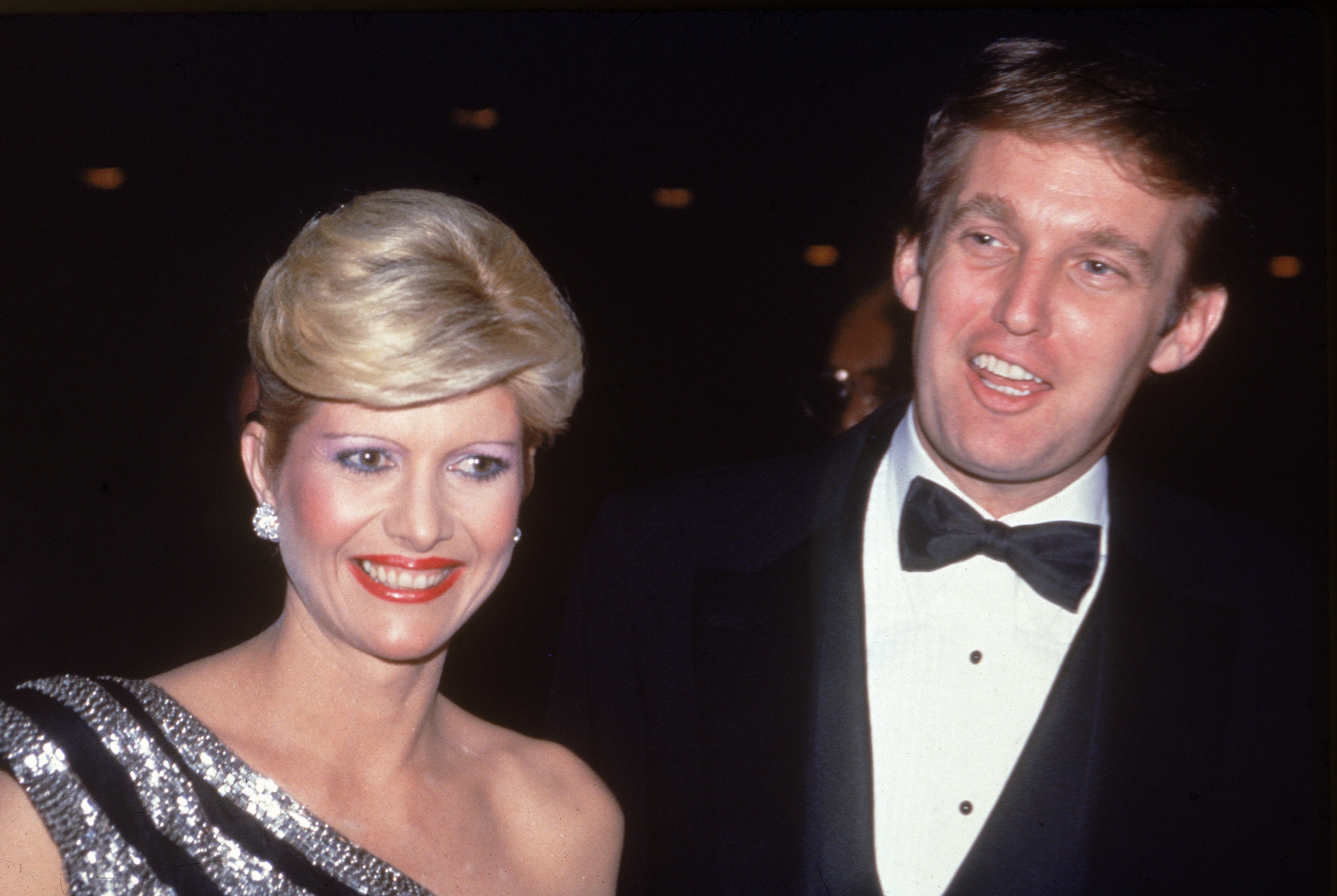 Donald Trump and his wife Ivana at a formal party in 1982 | Photo: Tom Gates/Getty Images