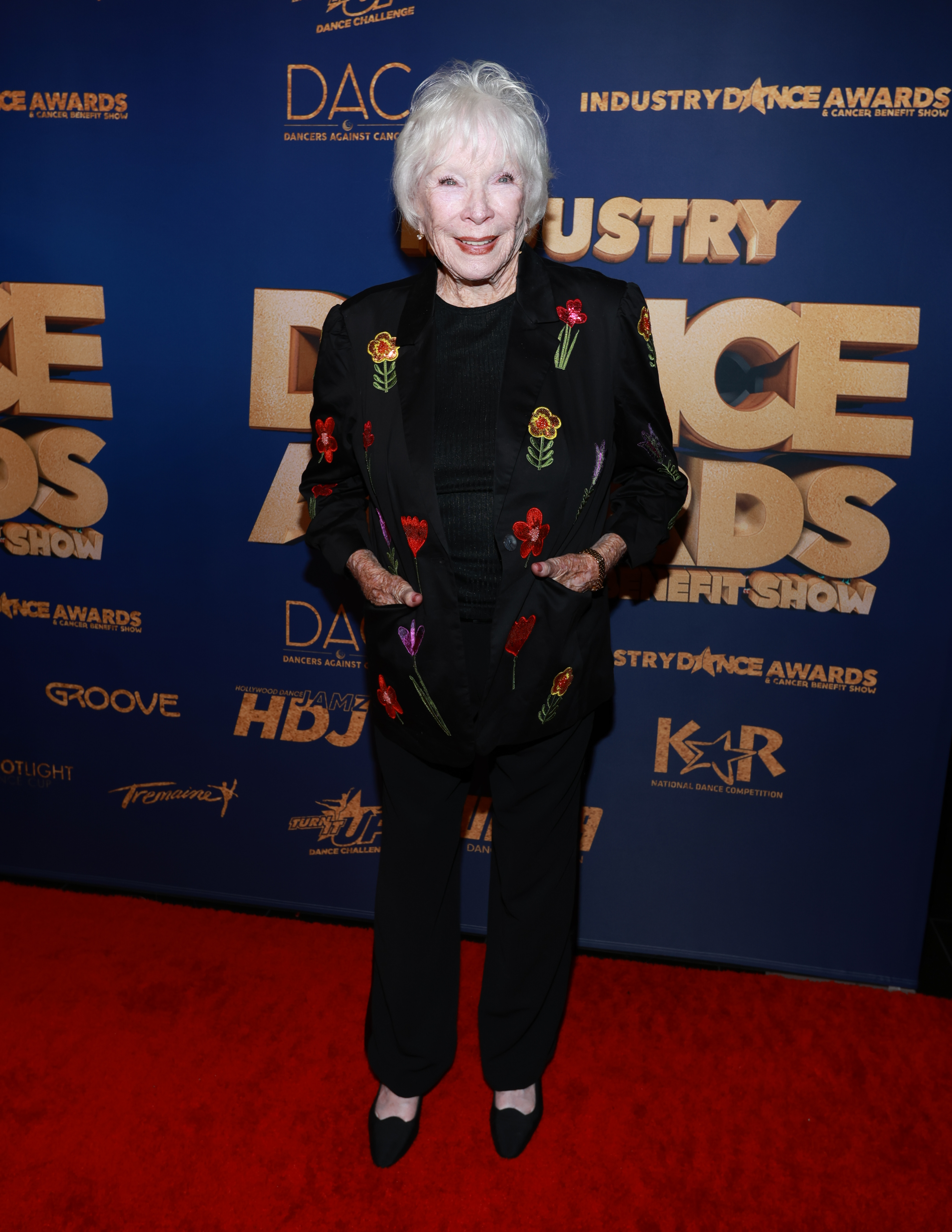 Shirley MacLaine attends the 2023 Industry Dance Awards and Cancer Benefit Show on October 18, 2023, in Los Angeles, California. | Source: Getty Images