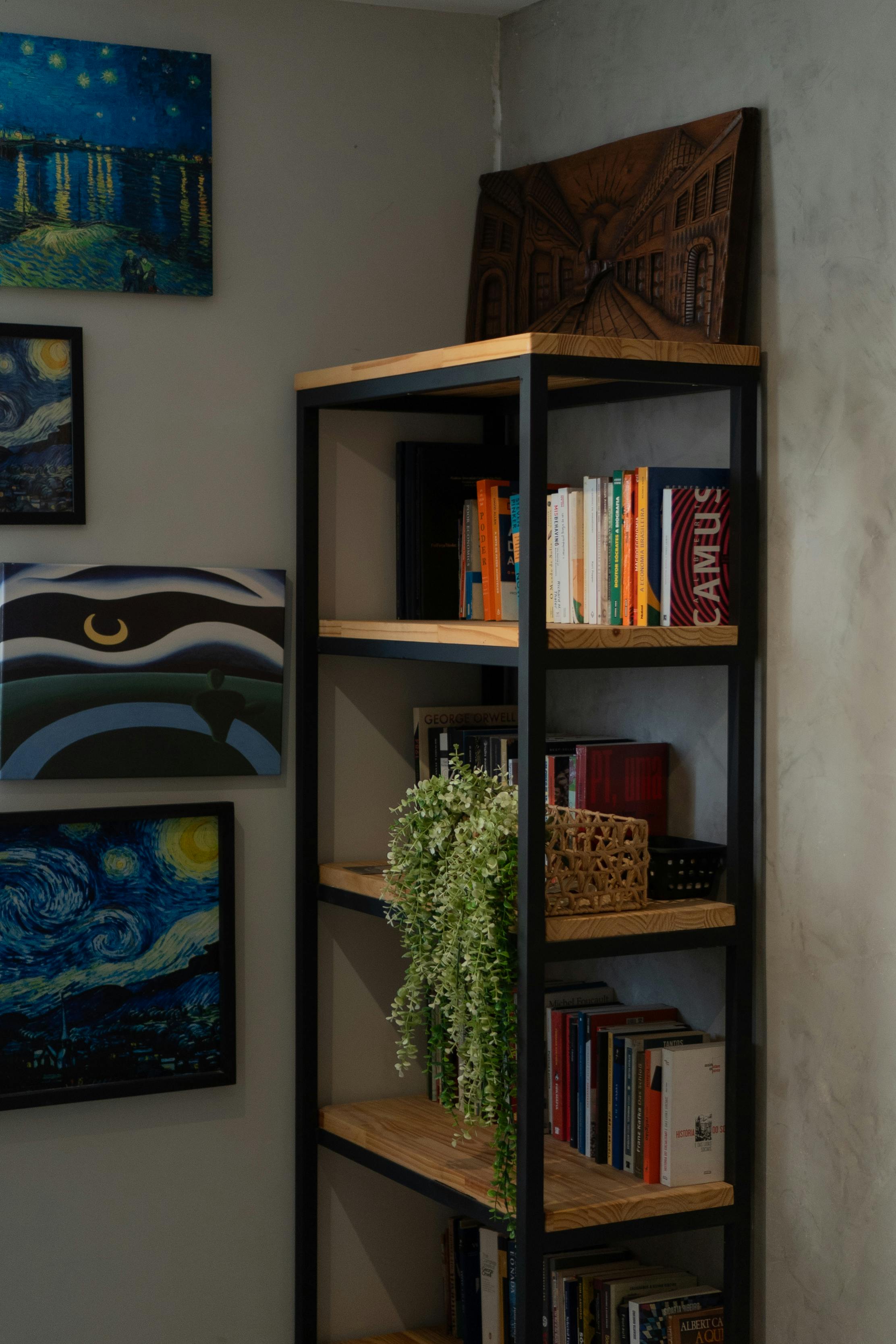 An open book shelf | Source: Pexels