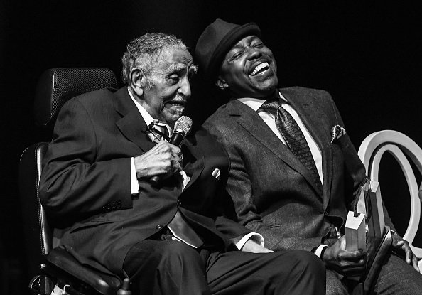 Joseph Lowery et Will Packer au Rialto Center for the Arts le 4 octobre 2017 à Atlanta, en Géorgie. | Photo : Getty Images Joseph Lowery et Will Packer au Rialto Center for the Arts le 4 octobre 2017 à Atlanta, en Géorgie. | Photo : Getty Images