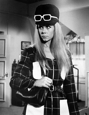 Elizabeth Montgomery in "Bewitched" in 1968. | Source: Wikimedia Commons.