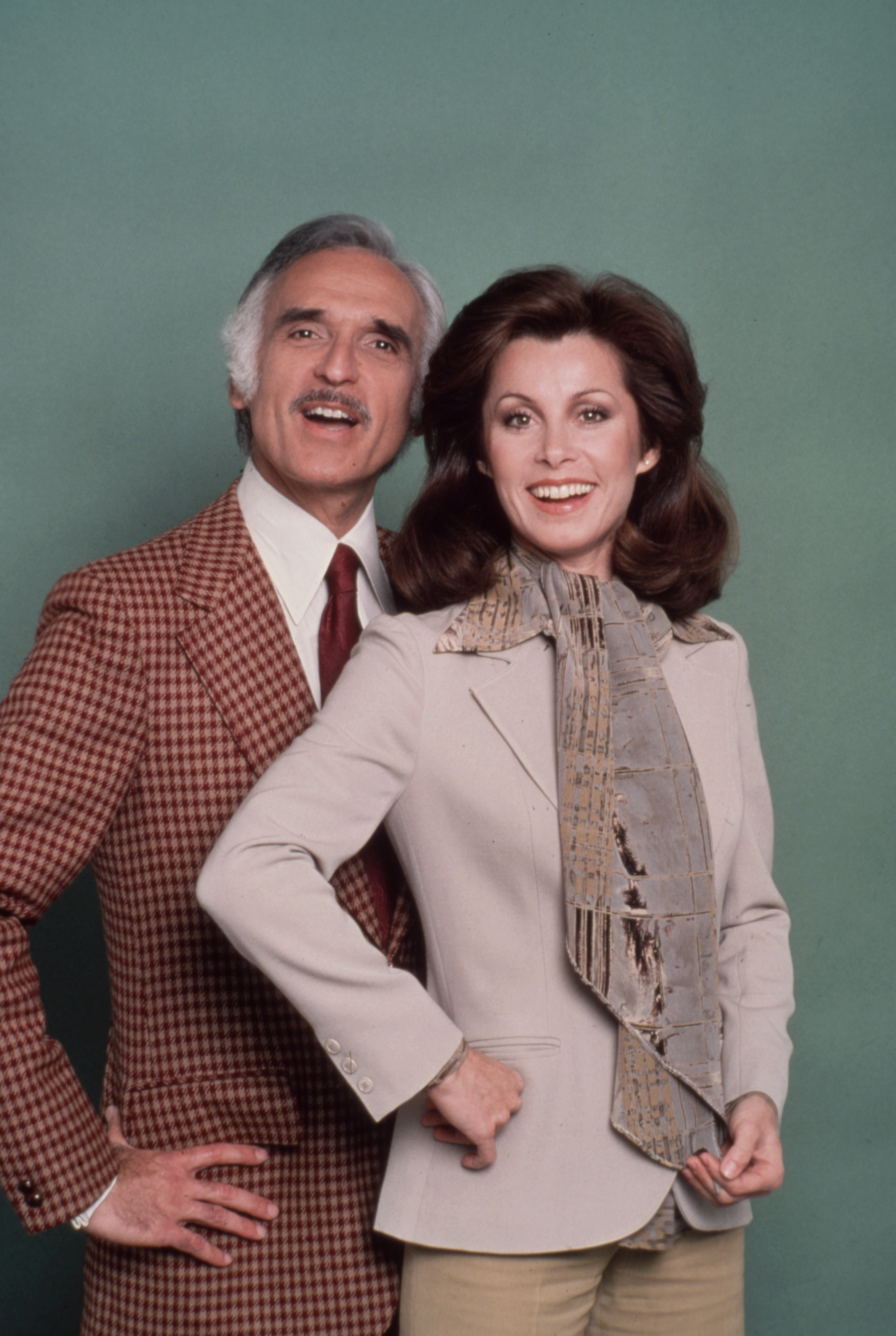 Harold Gould, Stephanie Powers promotional photo for the ABC tv series 'The Feather and Father Gang' circa 1976 | Source: Getty Images