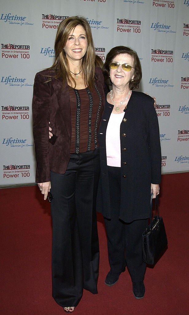 Rita Wilson and mother Dorothy Wilson at the Hollywood Reporters' Annual Women In Entertainment on December 3, 2002 | Photo: GettyImages
