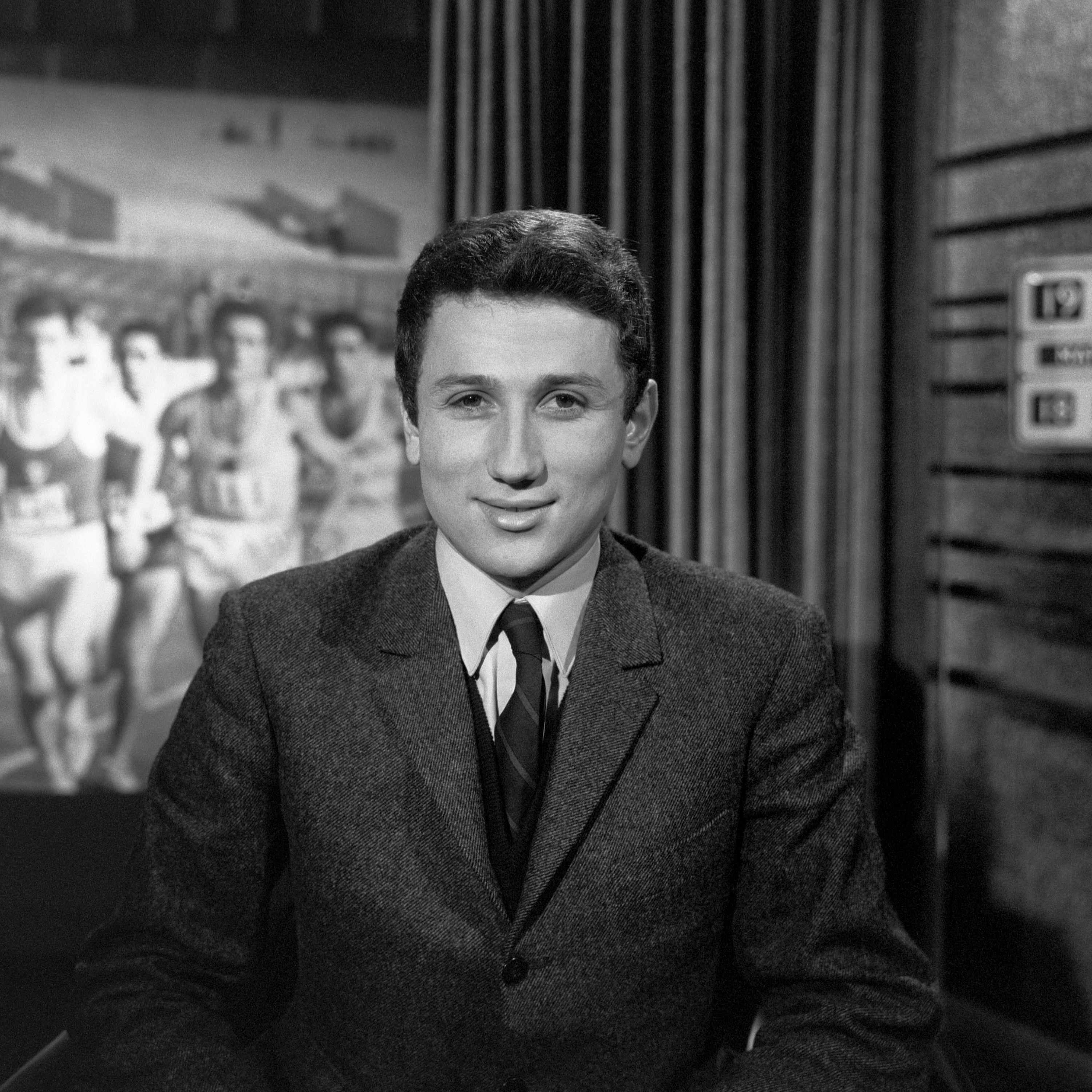 Le légendaire Michel Drucker dans sa jeunesse. l Source : Getty Images
