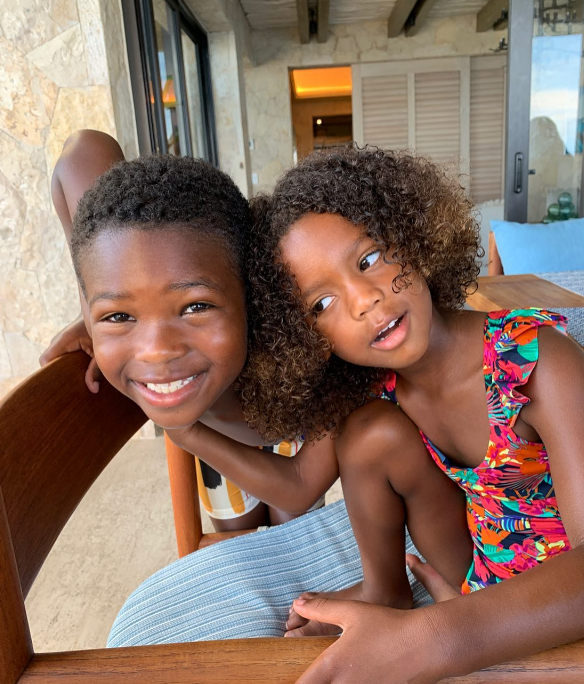 Future Zahir Wilburn and Sienna Wilson in bathing suits during a pool day on August 18, 2021 | Source: Instagram/ciara