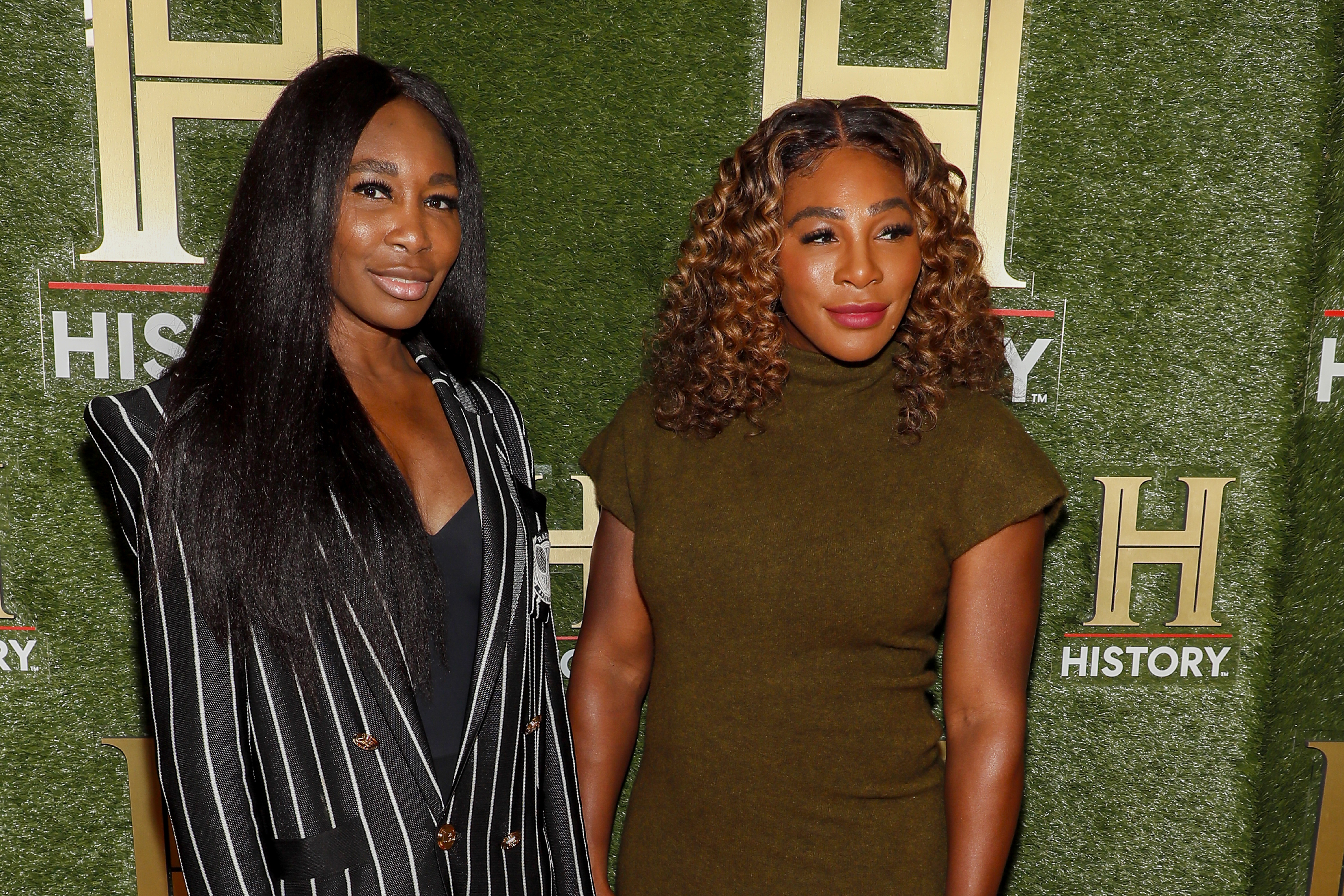 Venus Williams and Serena Williams on September 24, 2022 in Washington, D.C. | Source: Getty Images