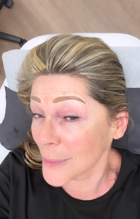 Ruth Langsford shows off her eyeline and eyebrow tattoos | Source: Instagram/ruthlangsford