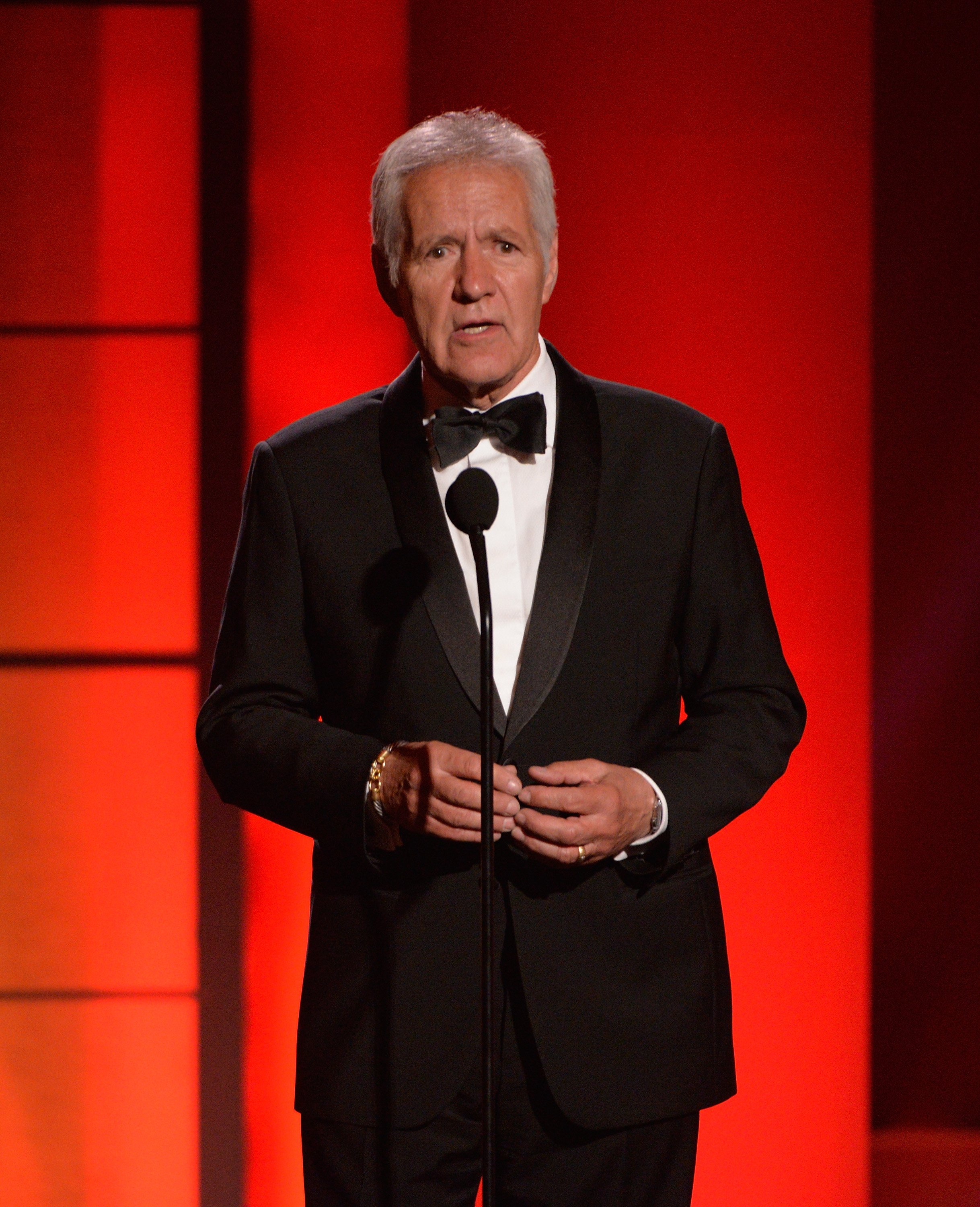 Alex Trebek delivering a speech at the 44th annual Daytime Emmy Awards in Pasadena, California | Photo: Getty Images