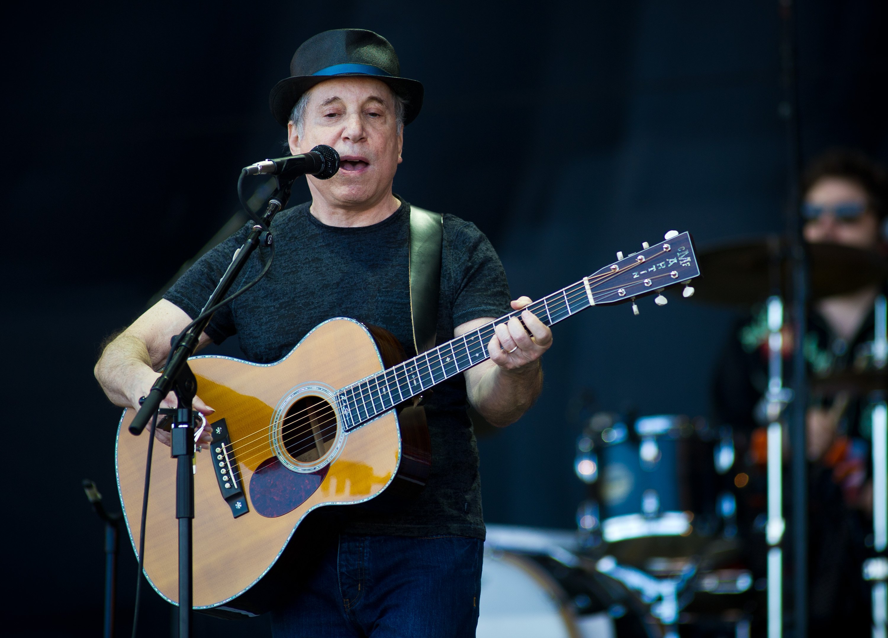 Paul Simon performed at the Glastonbury Festival hosted at Worthy Farm, in Glastonbury, England, on June 26, 2011. | Source: Getty Images