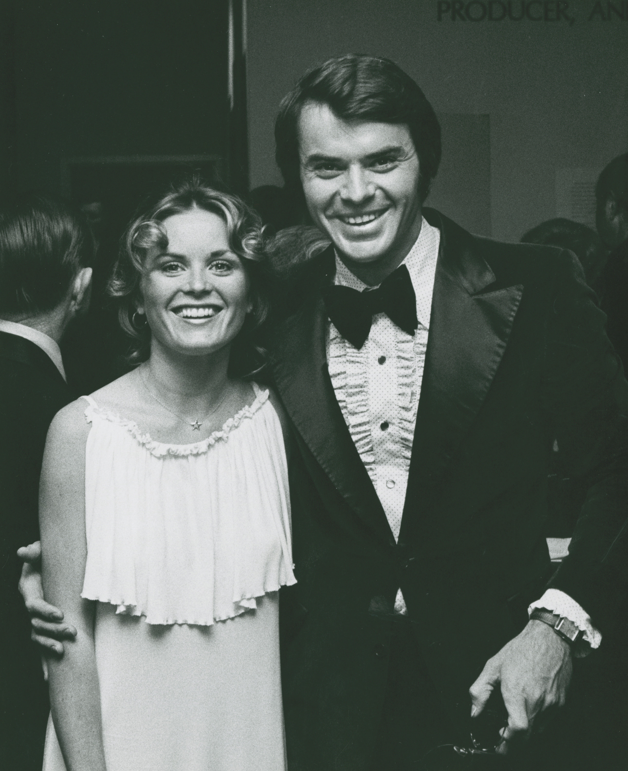 Heather Menzies and Robert Urich at the screening of "Robin and Marian" on March 26, 1976, in Beverly Hills, California | Source: Getty Images