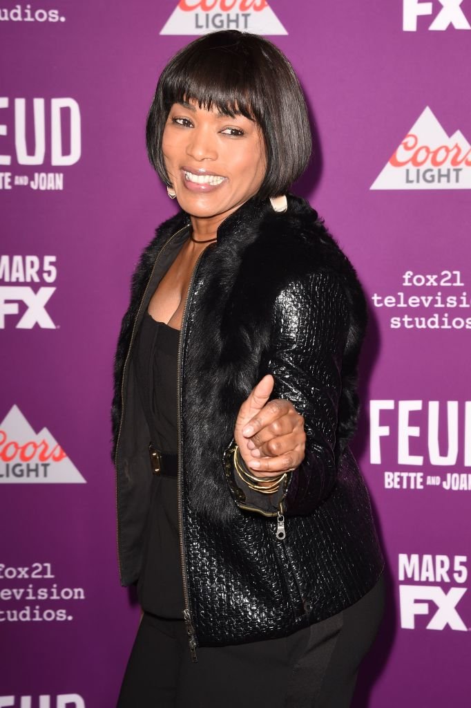 L'actrice Angela Bassett assiste à l'événement du tapis rouge pour la série télévisée de FX "Feud : Bette et Joan", le 1er mars 2017 au TCL Chinese Theatre à Hollywood, en Californie. | Photo : Getty Images