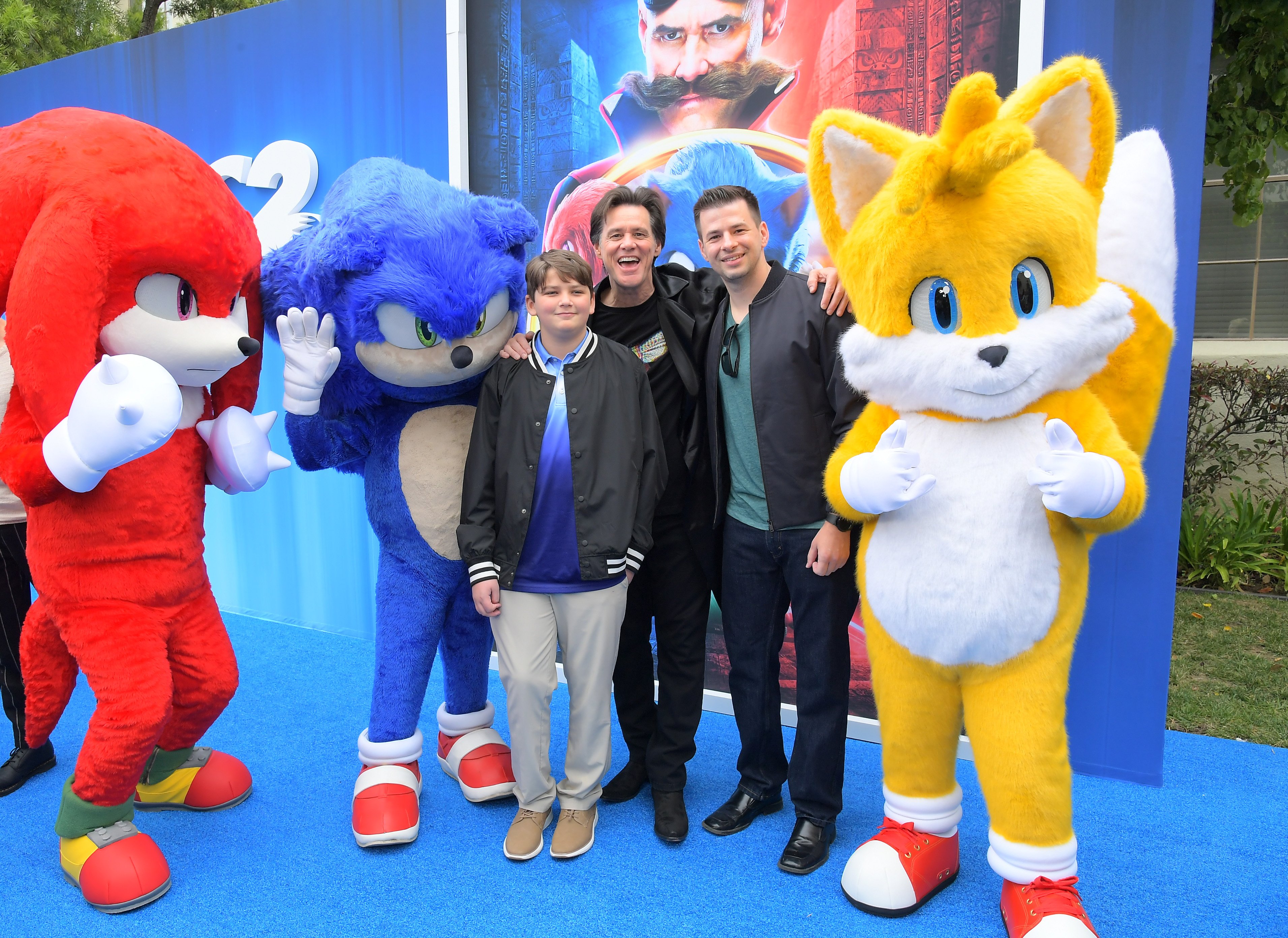 Jackson Carrey, Jim Carrey und Chase Bordelon besuchen den 'Sonic the Hedgehog 2' Familientag auf dem Gelände der Paramount Pictures Studios am 02. April 2022. | Quelle: Getty Images