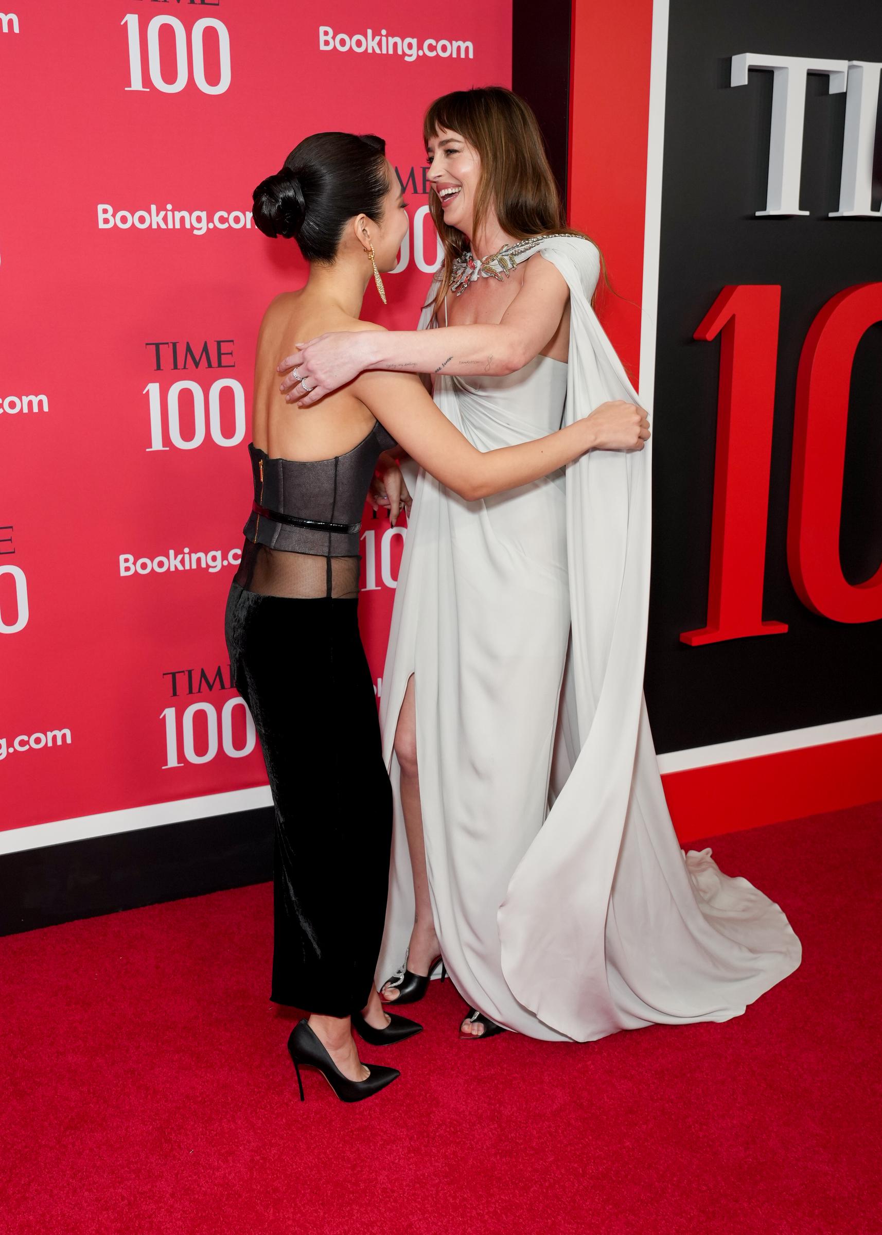 Jennie and Dakota Johnson at the TIME100 Gala. | Source: Getty Images