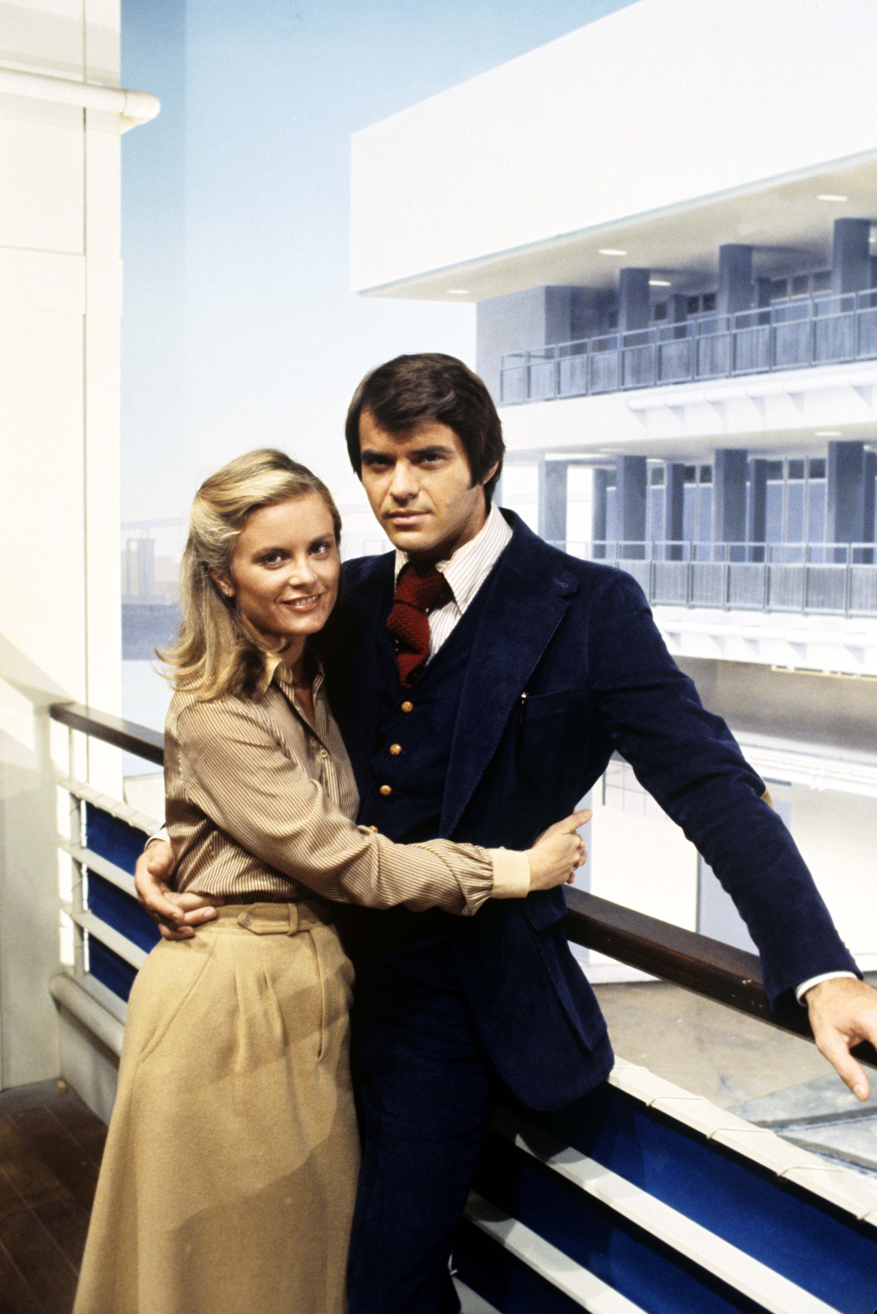 Heather Menzies as Cybill Hartman and Robert Urich as Larry Hartman as guest stars on "The Love Boat" season two on December 9, 1978 | Source: Getty Images