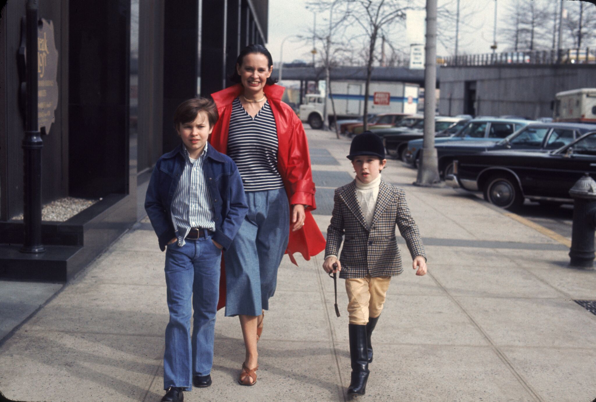 Gloria Vanderbilt and her two sons, Carter Vanderbilt Cooper (1965 - 1988) and Anderson Cooper | Getty Images