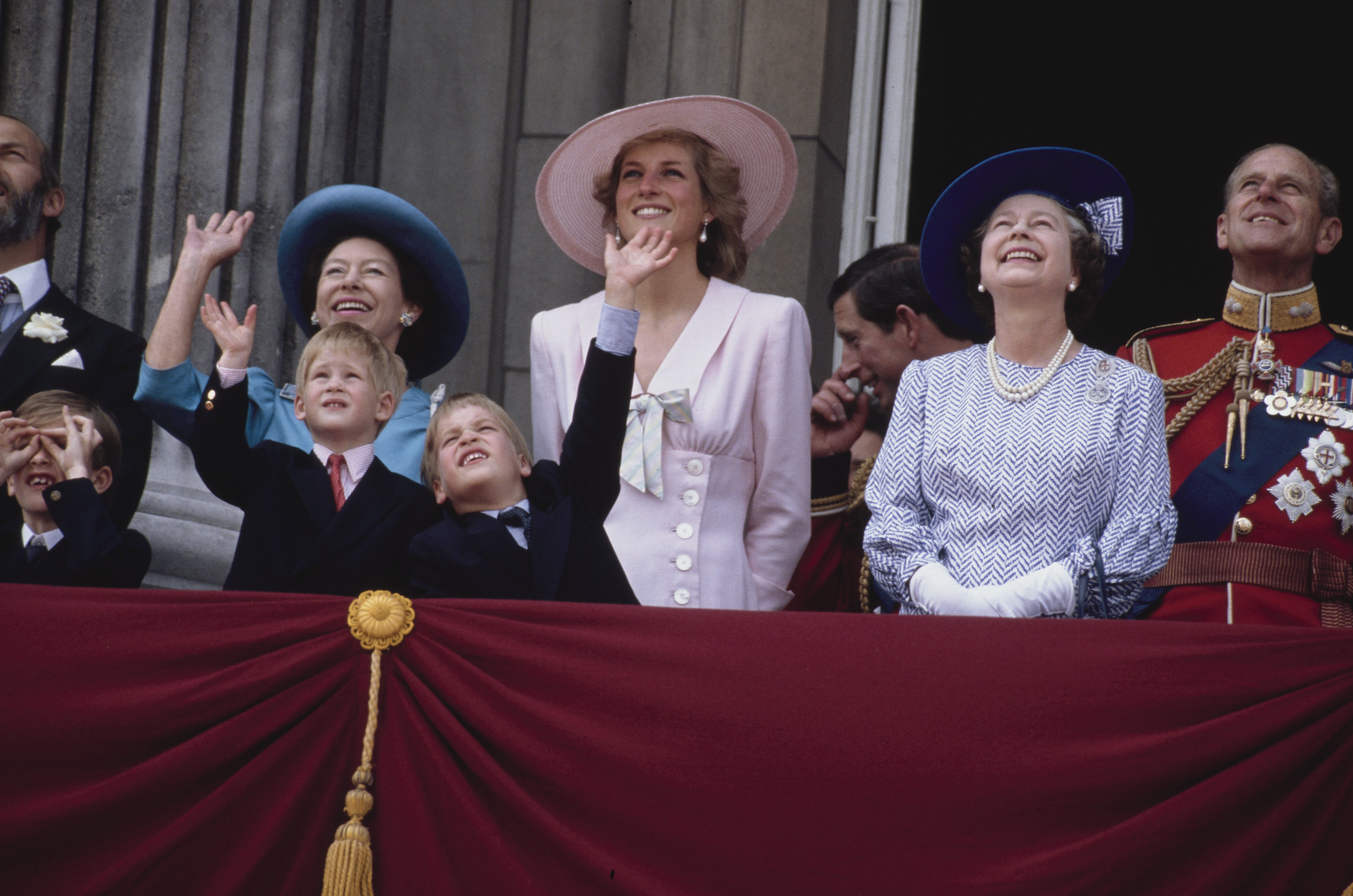 Princess Margaret, Princess Diana, Prince Harry, Prince William, Queen Elizabeth II and Prince Philip on the balcony of Buckingham Palace for the Trooping the Color ceremony in June 1989, in London, England | Source: Getty Images