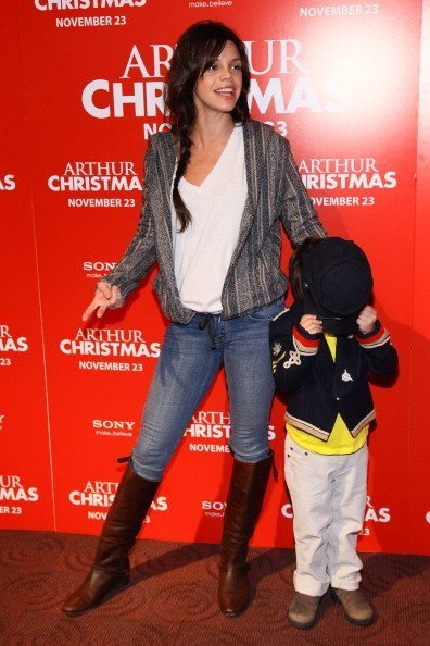 Actress Vanessa Ferlito and her son at the "Arthur Christmas" premiere on November 13, 2011 | Photo: Getty Images Actress Vanessa Ferlito and her son at the "Arthur Christmas" premiere on November 13, 2011 | Photo: Getty Images