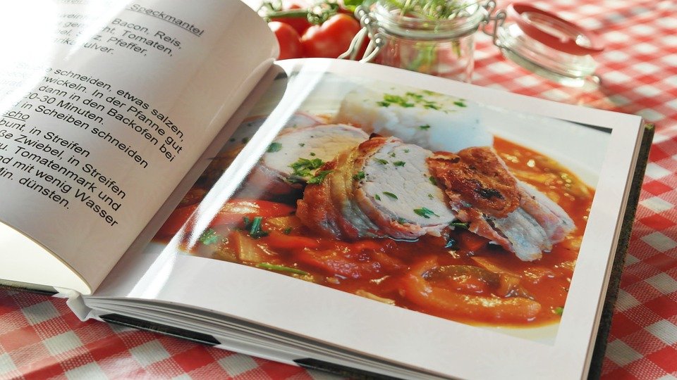 A best-selling cookbook | Source: Pixabay