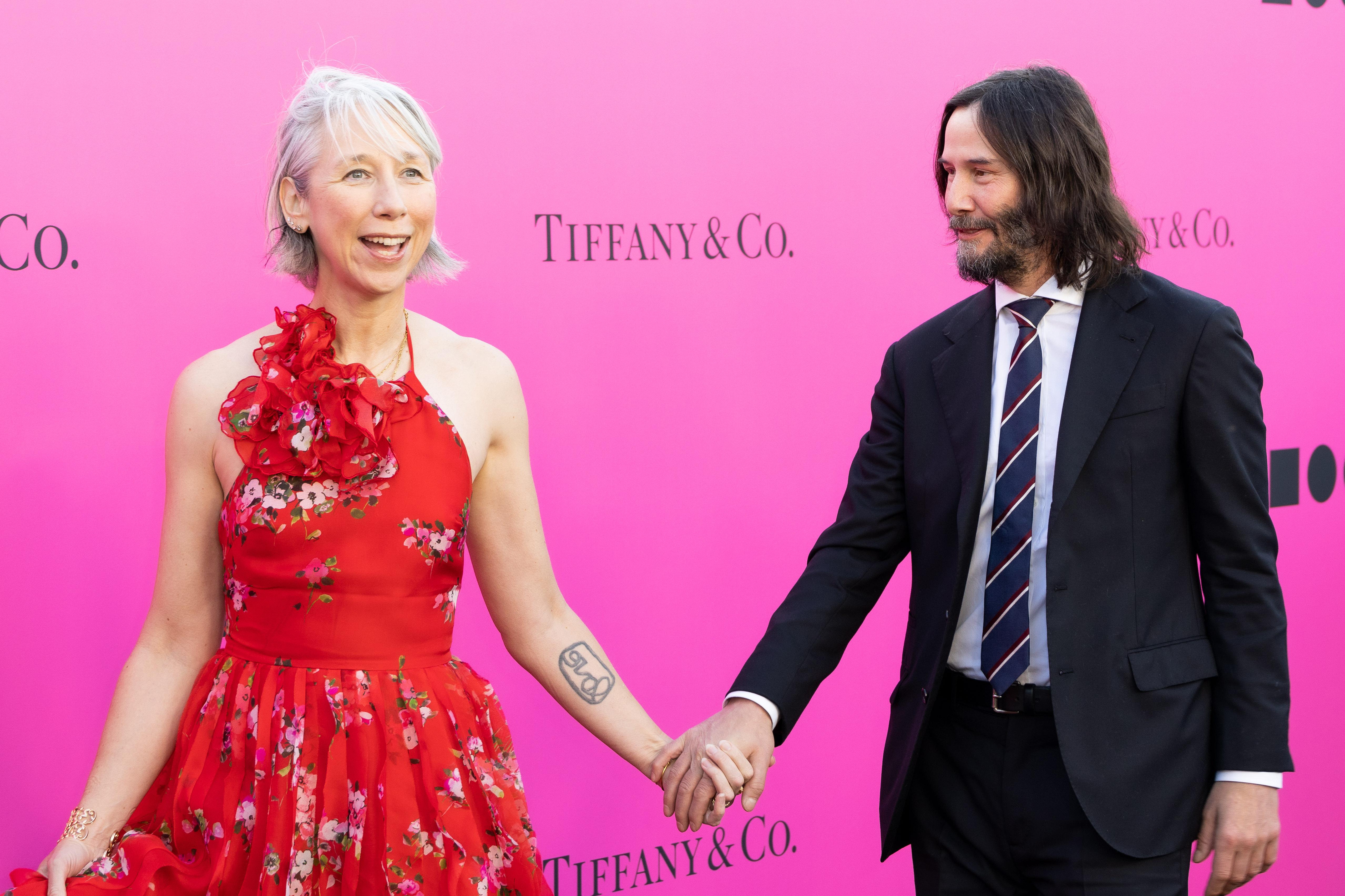 Alexandra Grant and Keanu Reeves at the MOCA Gala 2023 in Los Angeles, California on April 15, 2023. | Source: Getty Images