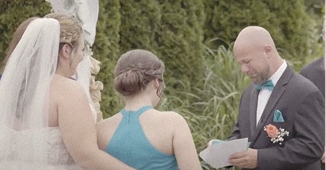 Aryanna along with her mother and bride stand together as the groom cries while holding a letter. | Source: youtube.com/TODAY