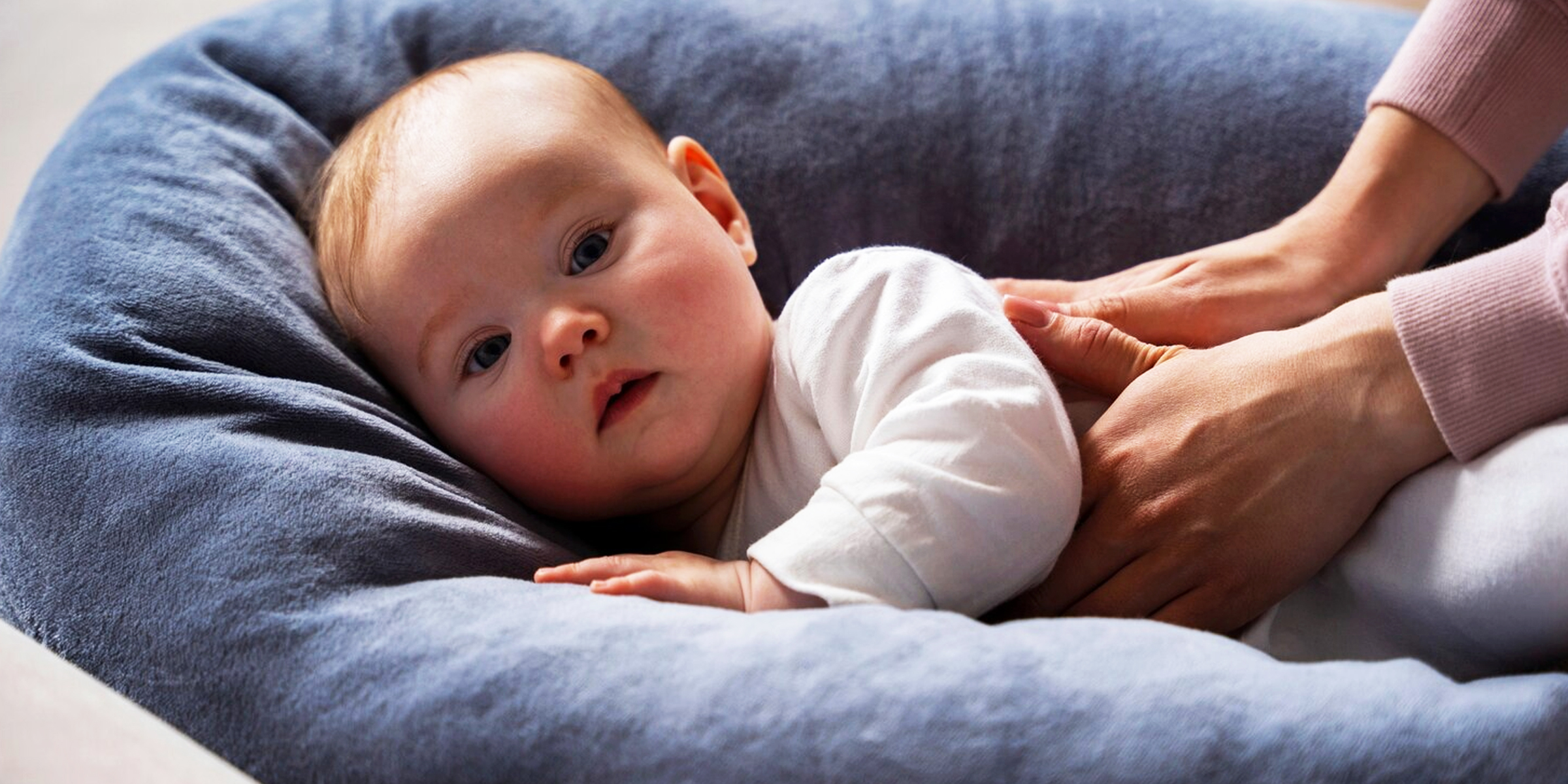 A baby in a crib | Source: Freepik