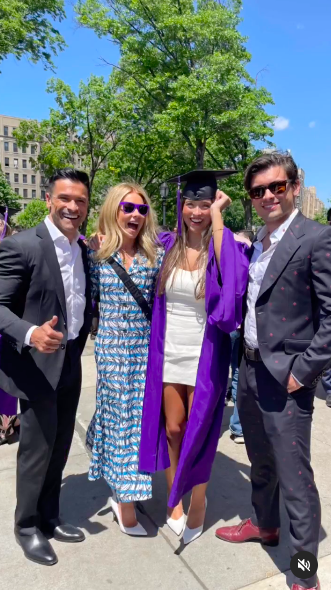 Kelly Ripa with Mark, Lola and Michael Consuelos, posing for a picture, posted on May 18, 2023 | Source: Instagram/kellyripa