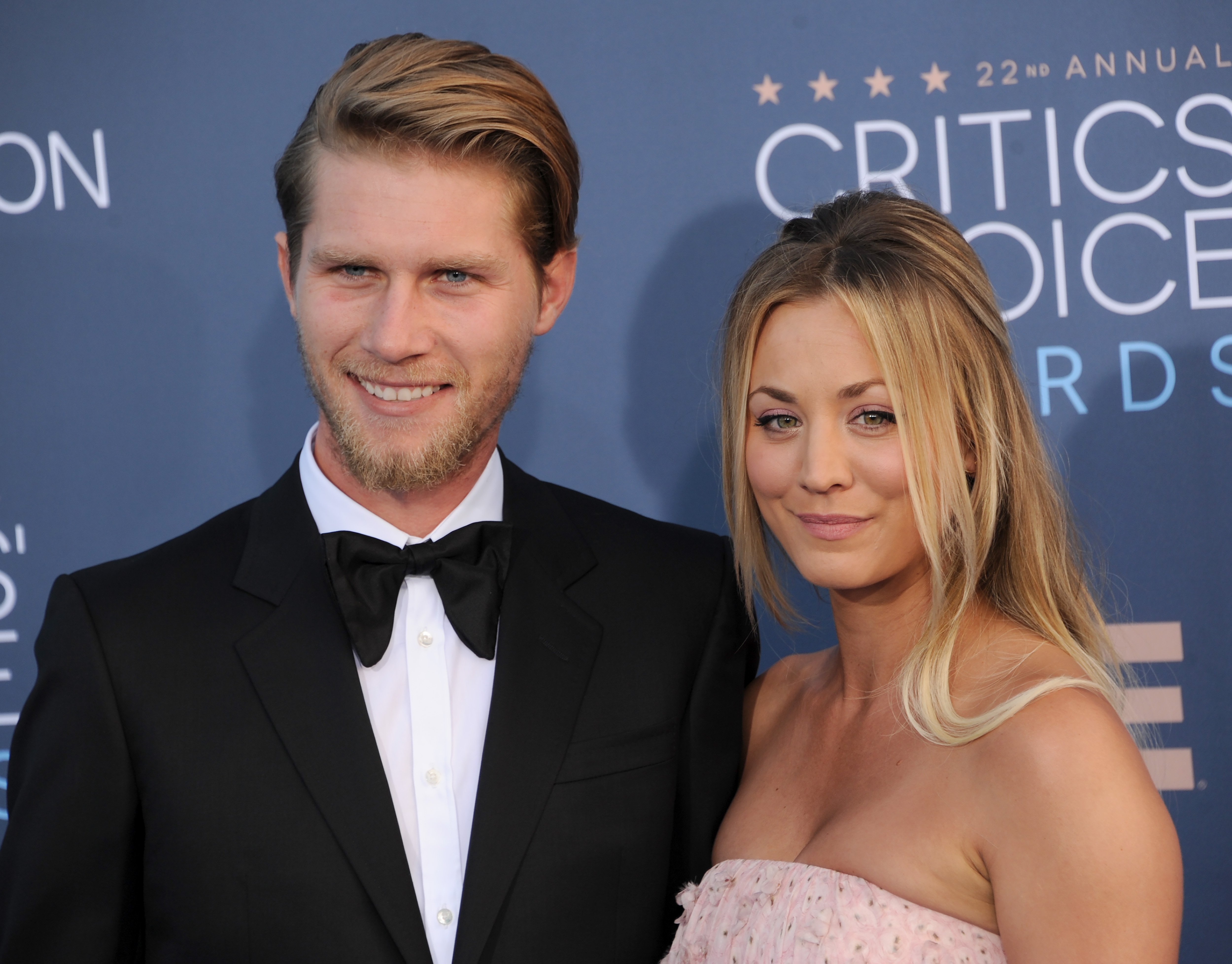 Kaley Cuoco and her husband, Karl Cook attending the "Critics Choice Awards" in Santa Barbara, in December, 2016. | Photo: Getty Images.